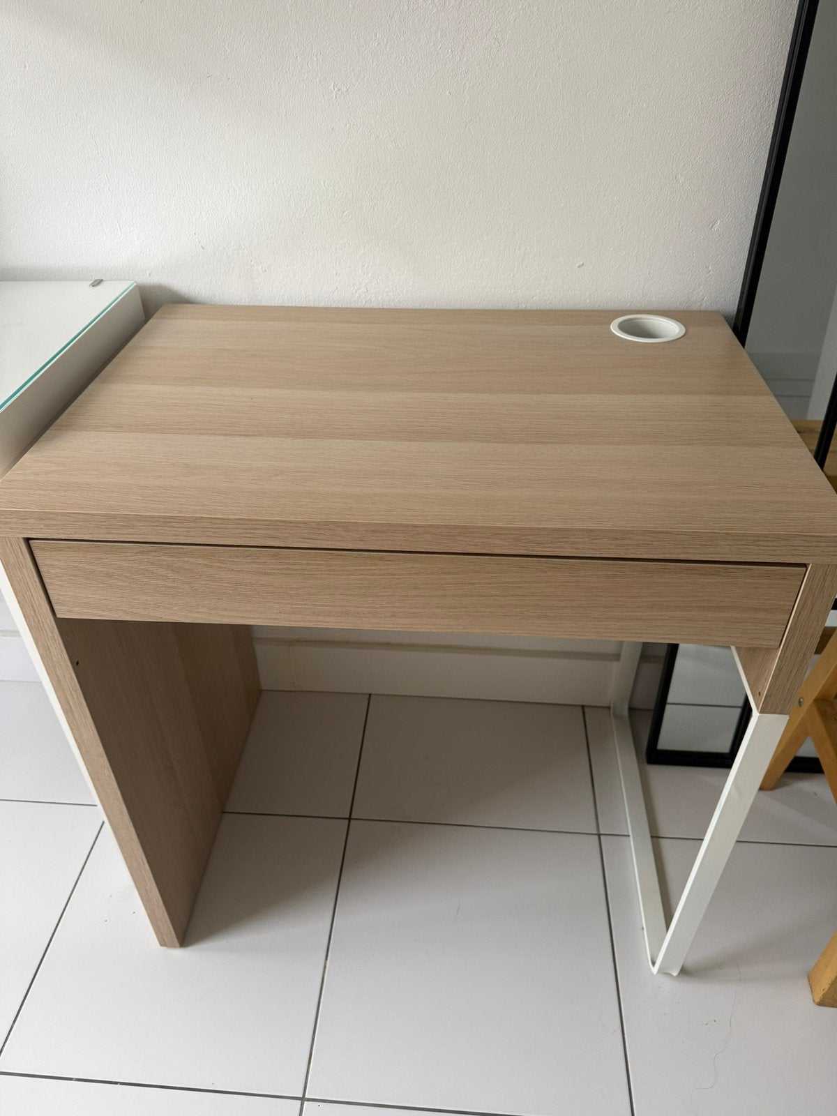 IKEA MICKE bureau eikenlook/wit – zo goed als nieuw, Ophalen, Zo goed als nieuw
