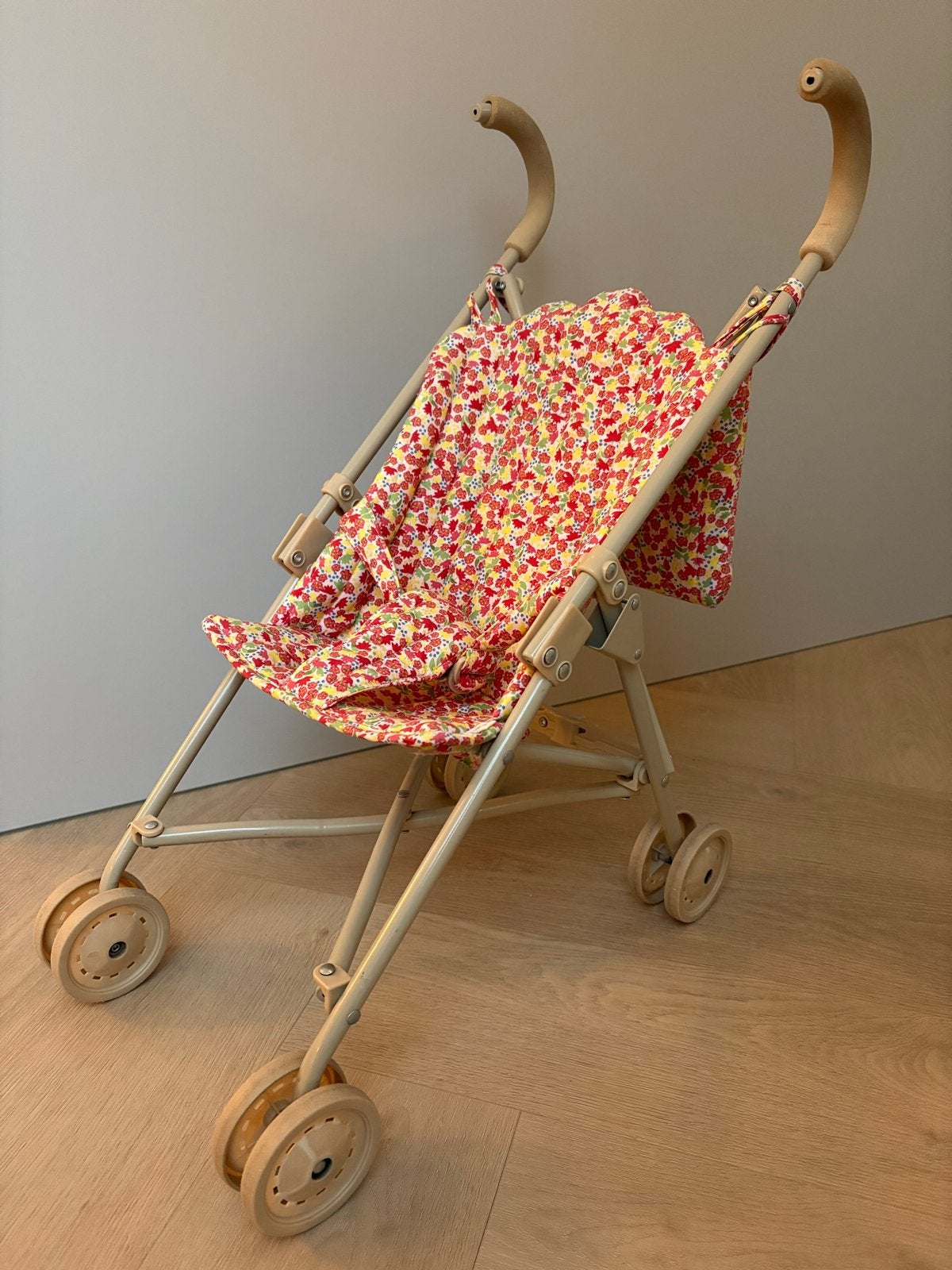 Konges Slojd poppenbuggy - Inklapbaar met tasje, Ophalen, Gebruikt, Babypop