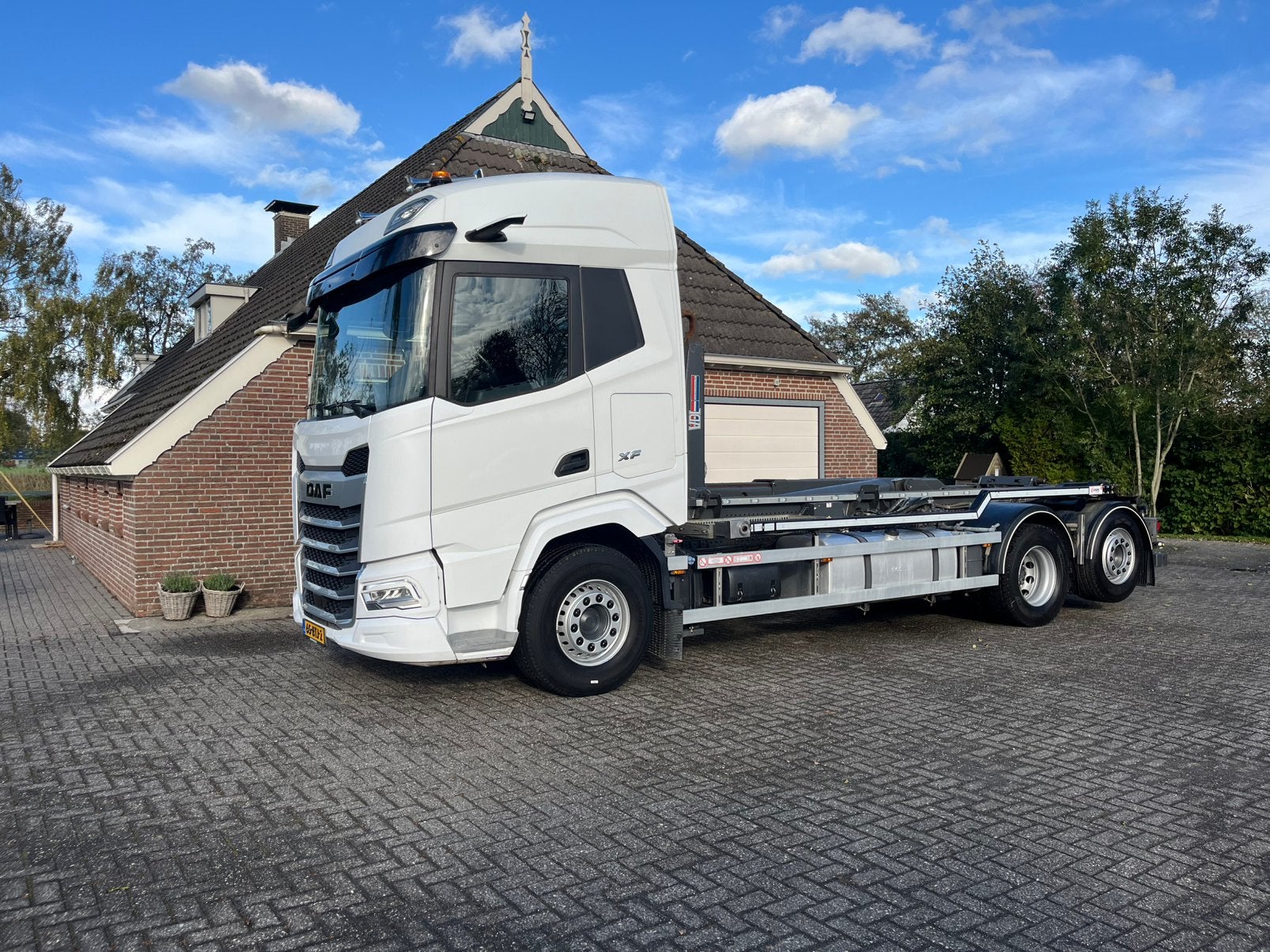 DAF XF 480 met VDL haakarm 201775 km bj: 08-2022, Automaat, Euro 6, Bedrijf, Diesel