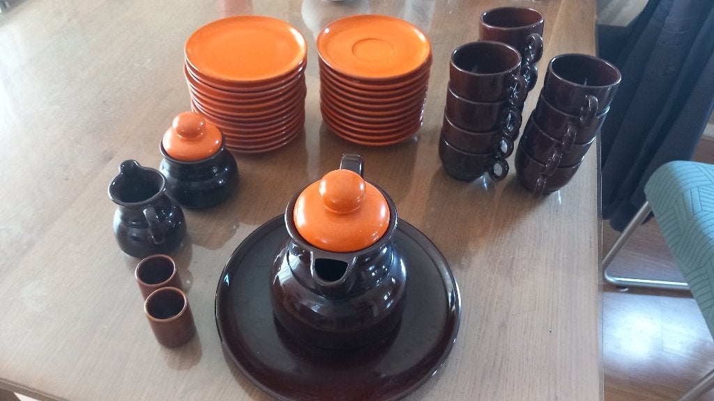 Vintage jaren 70 servies bruin/oranje – 42-delig, Ophalen