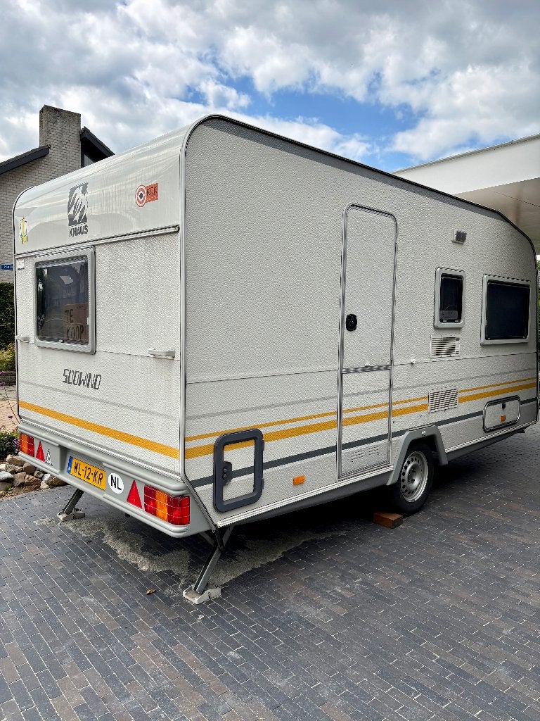 Knaus 440HT met Isabella voortent, Kachel, Treinzit, 750 - 1000 kg, Particulier