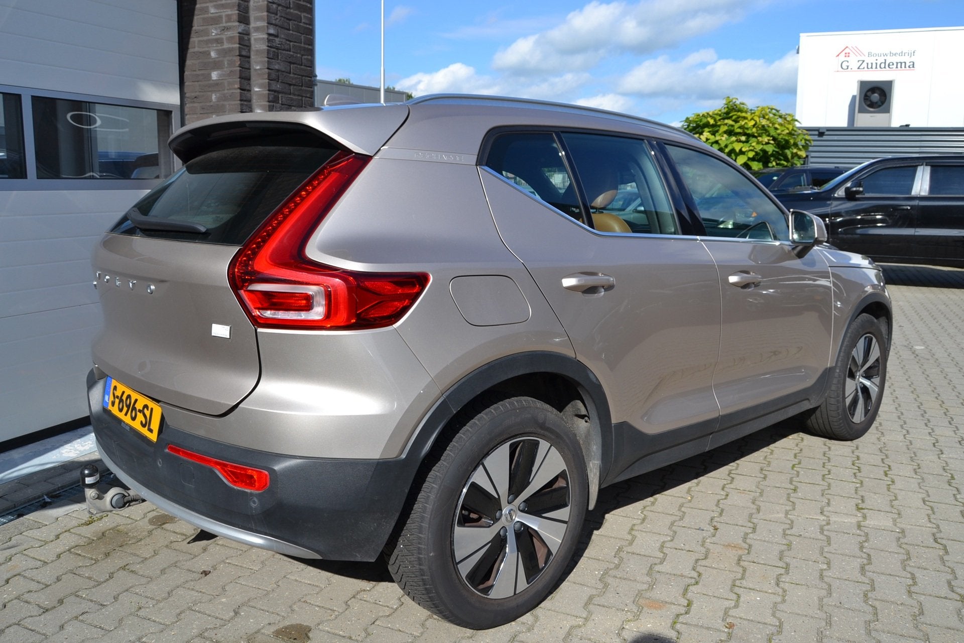 Volvo XC40 1.5 T4 Plug-in hybrid Plus Bright Lederen bekledi, Auto's, 129 pk, Bedrijf, Hybride Elektrisch/Benzine, 3 cilinders