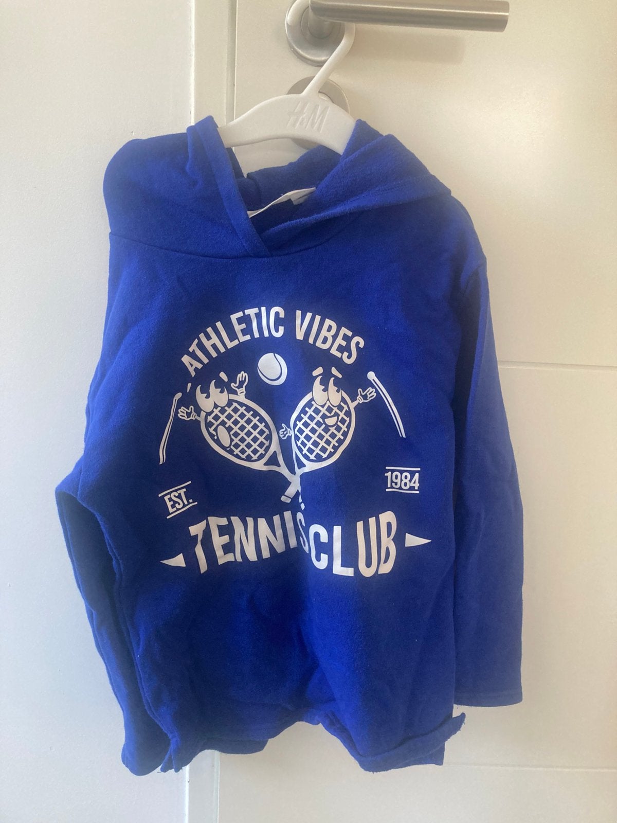 Tennis trui sweater blauw 122/128, Ophalen of Verzenden, Zo goed als nieuw, Jongen, Trui of Vest