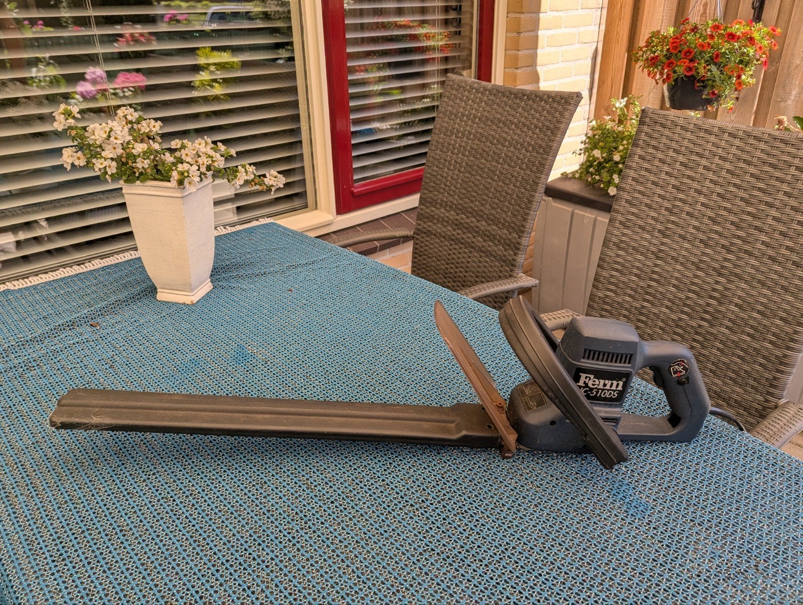 FERM Heggenschaar - Goed onderhouden en compleet, Tuin en Terras, Heggenscharen, Ophalen of Verzenden, Gebruikt, Elektrisch, FERM