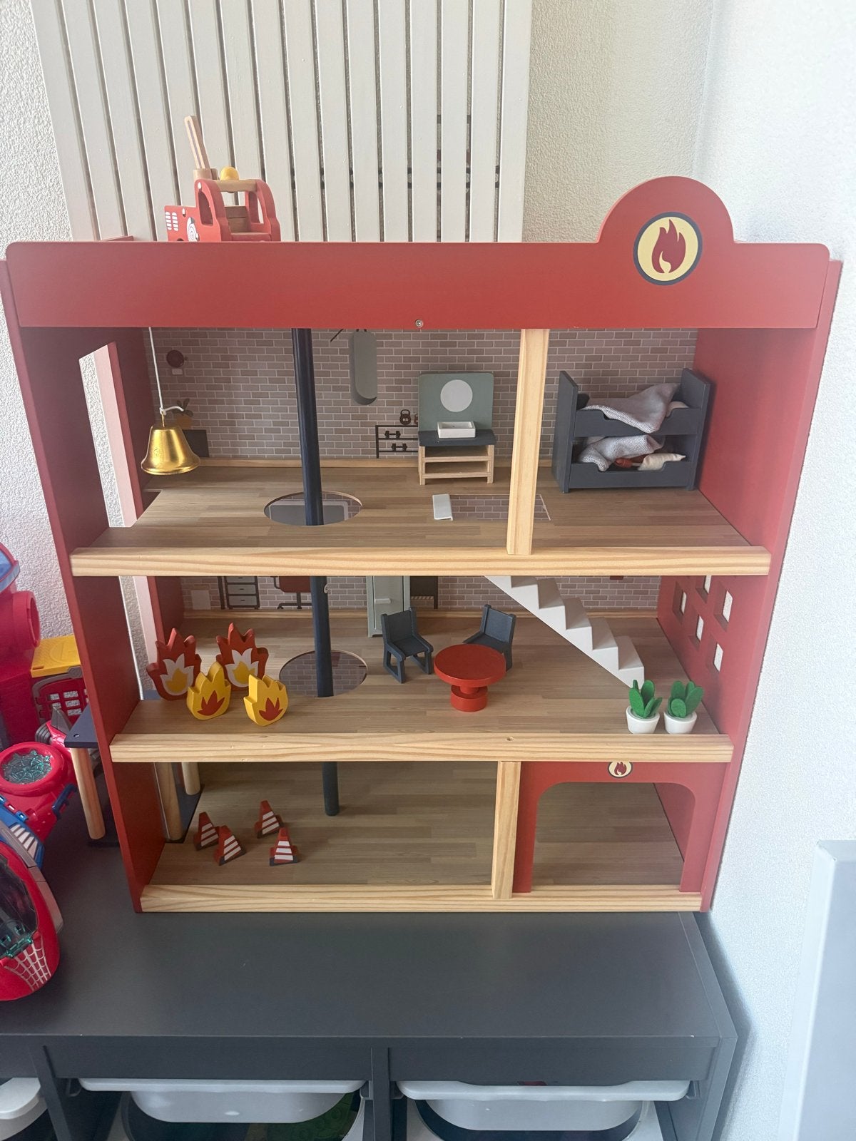 Brandweerkazerne Petit Amélie - Houten Speelset, Ophalen, Zo goed als nieuw, Jongen of Meisje