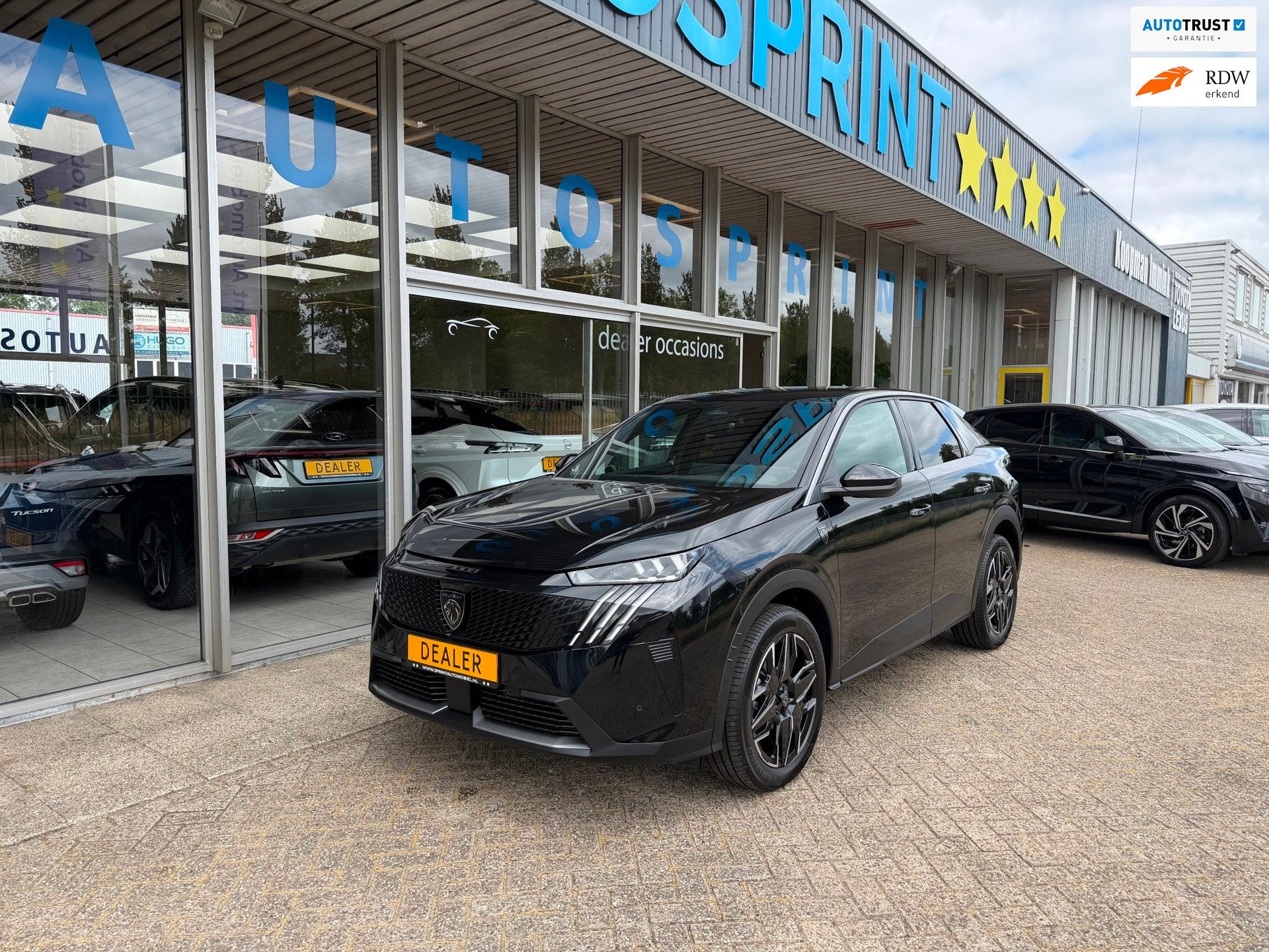 Peugeot 3008 1.2 Hybrid 145 GT Exclusive CAMERA , NAViGATIE, Auto's, Gebruikt, 1199 cc, Zwart, Bedrijf