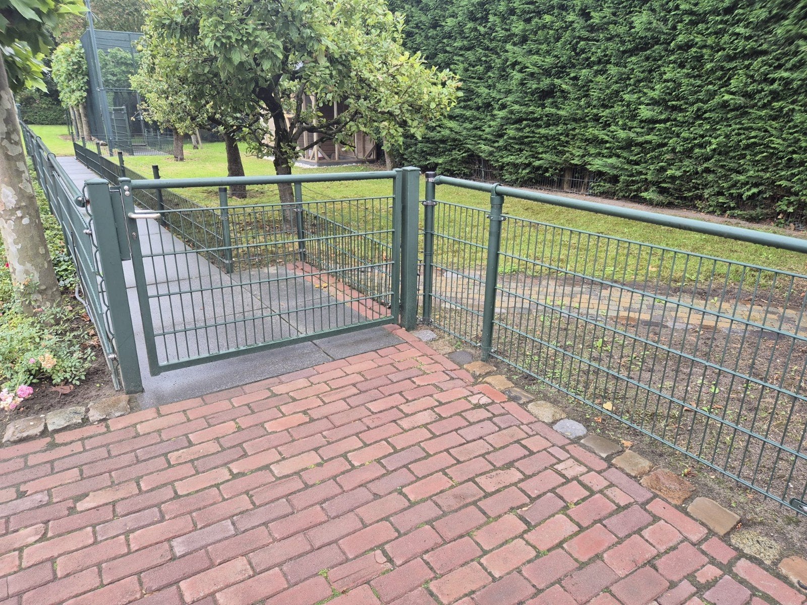 Dubbelstaafs hekwerk 15 meter compleet met poort, Ophalen, Met poort, Gebruikt, Dubbelstaafmat hekwerk