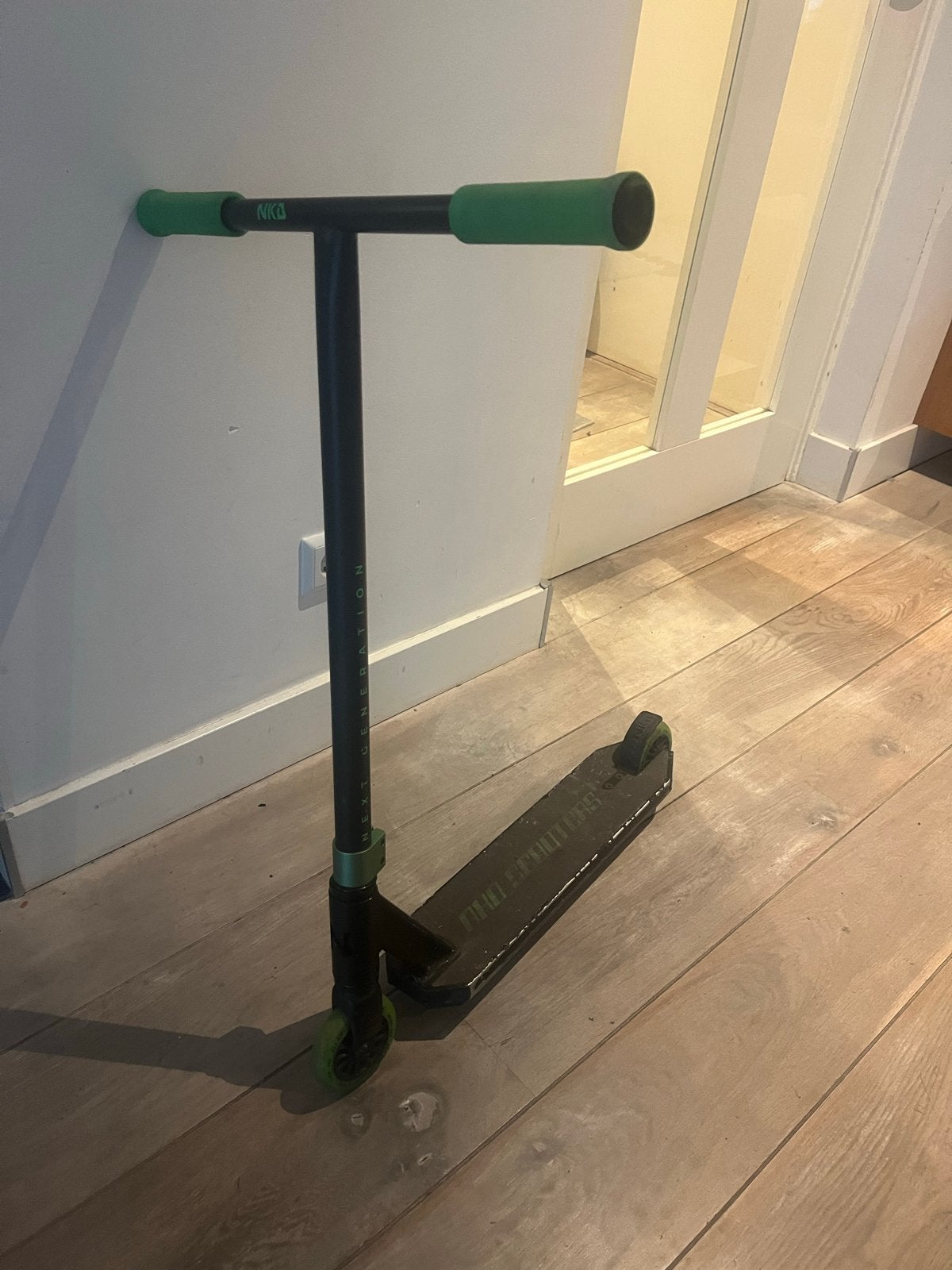Stuntstep met groene accenten - Gebruikt, Ophalen of Verzenden, Gebruikt, Gewone step