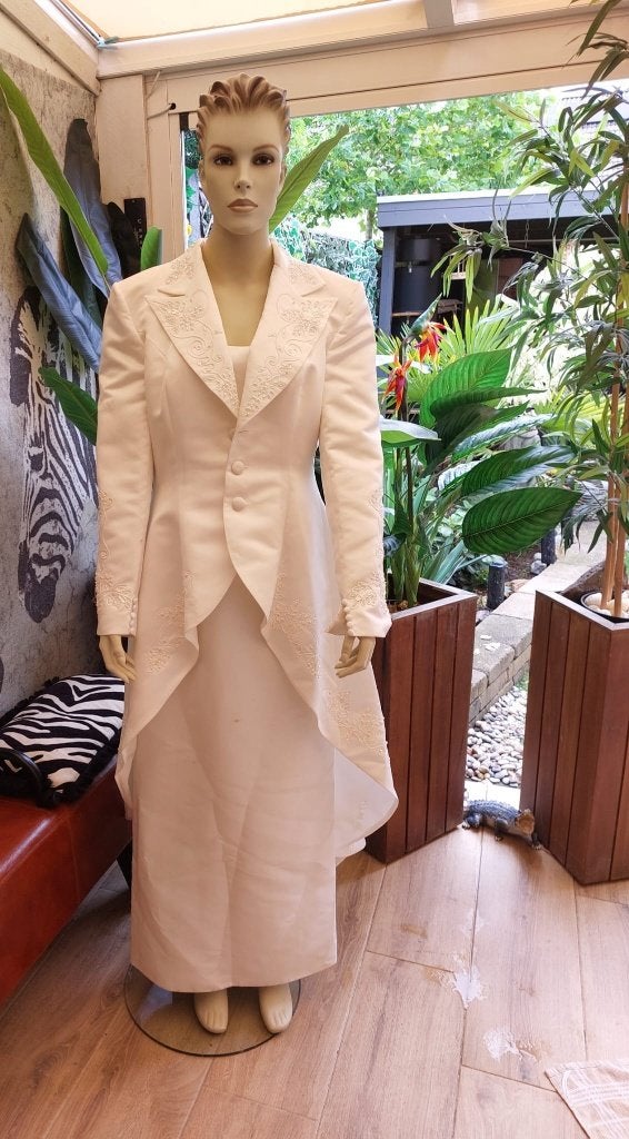 Mouwloze Trouwjapon met bijbehorende Trouwjas (Mt.40/42), Kleding | Dames, Trouwkleding en Trouwaccessoires, Trouwjurk, Wit, Ophalen of Verzenden
