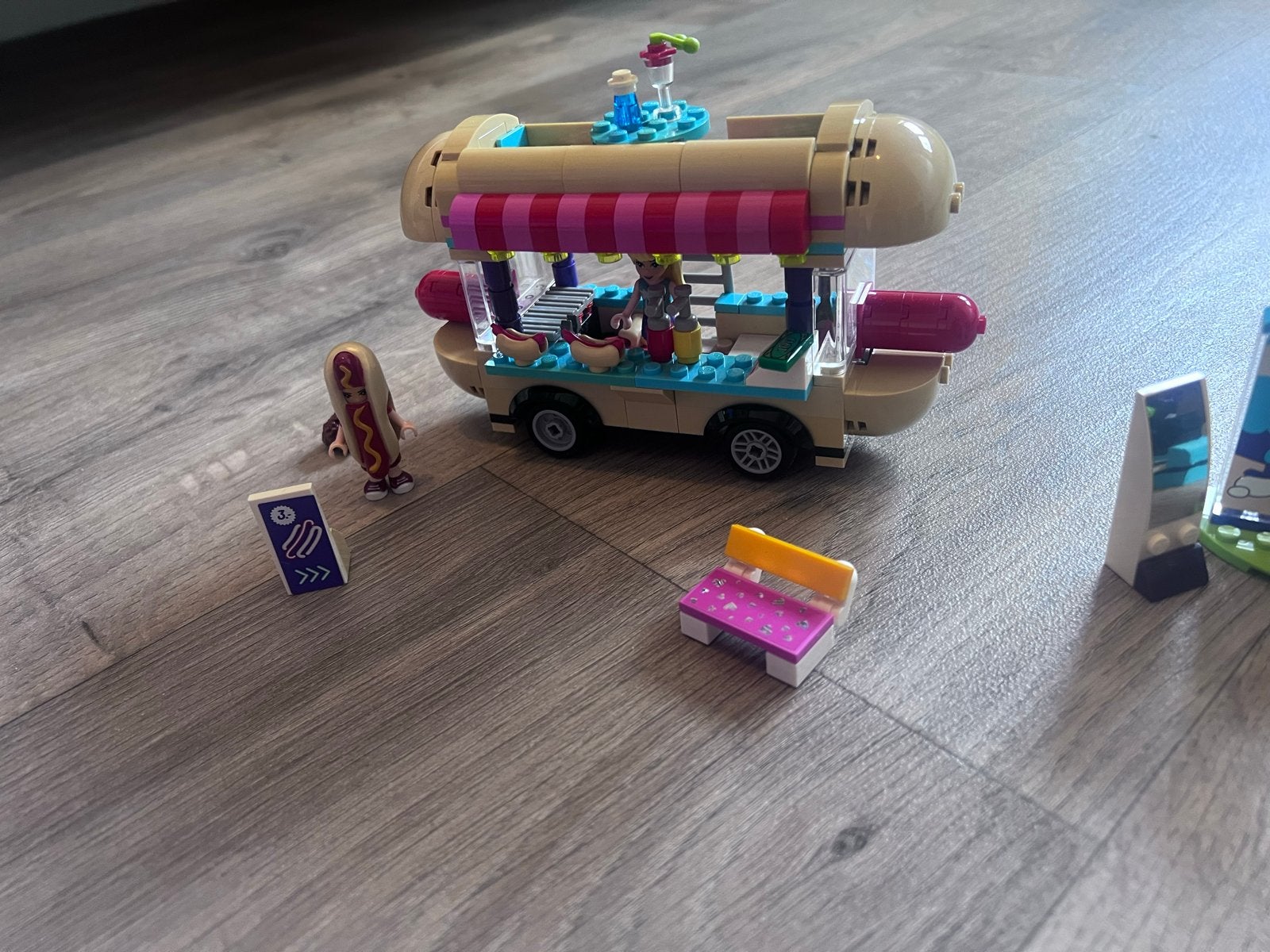 Lego Friends Hotdog Foodtruck met boekje, Ophalen of Verzenden, Zo goed als nieuw