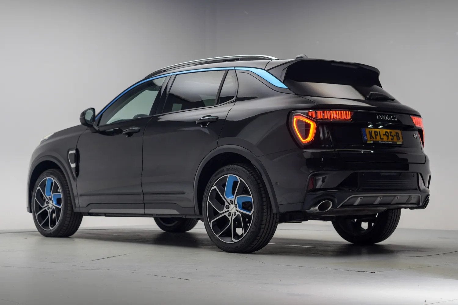 Lynk & Co 01 1.5 PHEV [ Panorama Navi Apple/Android Stoelver, Auto's, 82 pk, Zwart, Plug-in hybride, Bedrijf