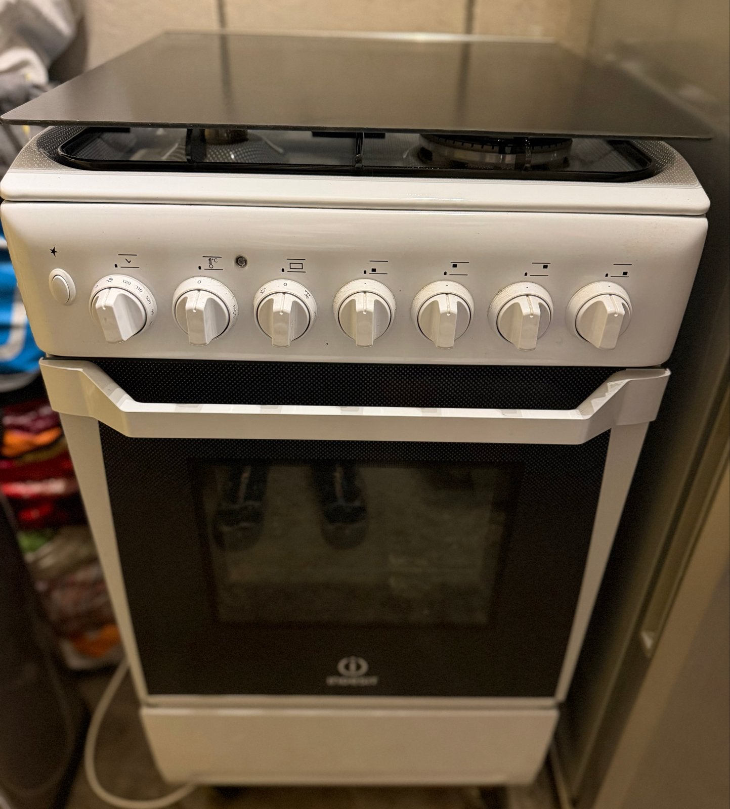 Indesit gasfornuis met elektrische oven, Witgoed en Apparatuur, Zo goed als nieuw, Gas, Vrijstaand, 4 kookzones