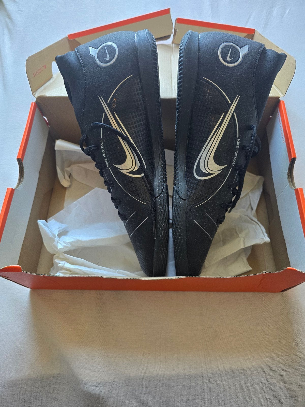 Nike Sportschoenen Fitness Zaalvoetbal - Nieuw in Doos m 45, Sport en Fitness, Ophalen of Verzenden, Nieuw, Schoenen