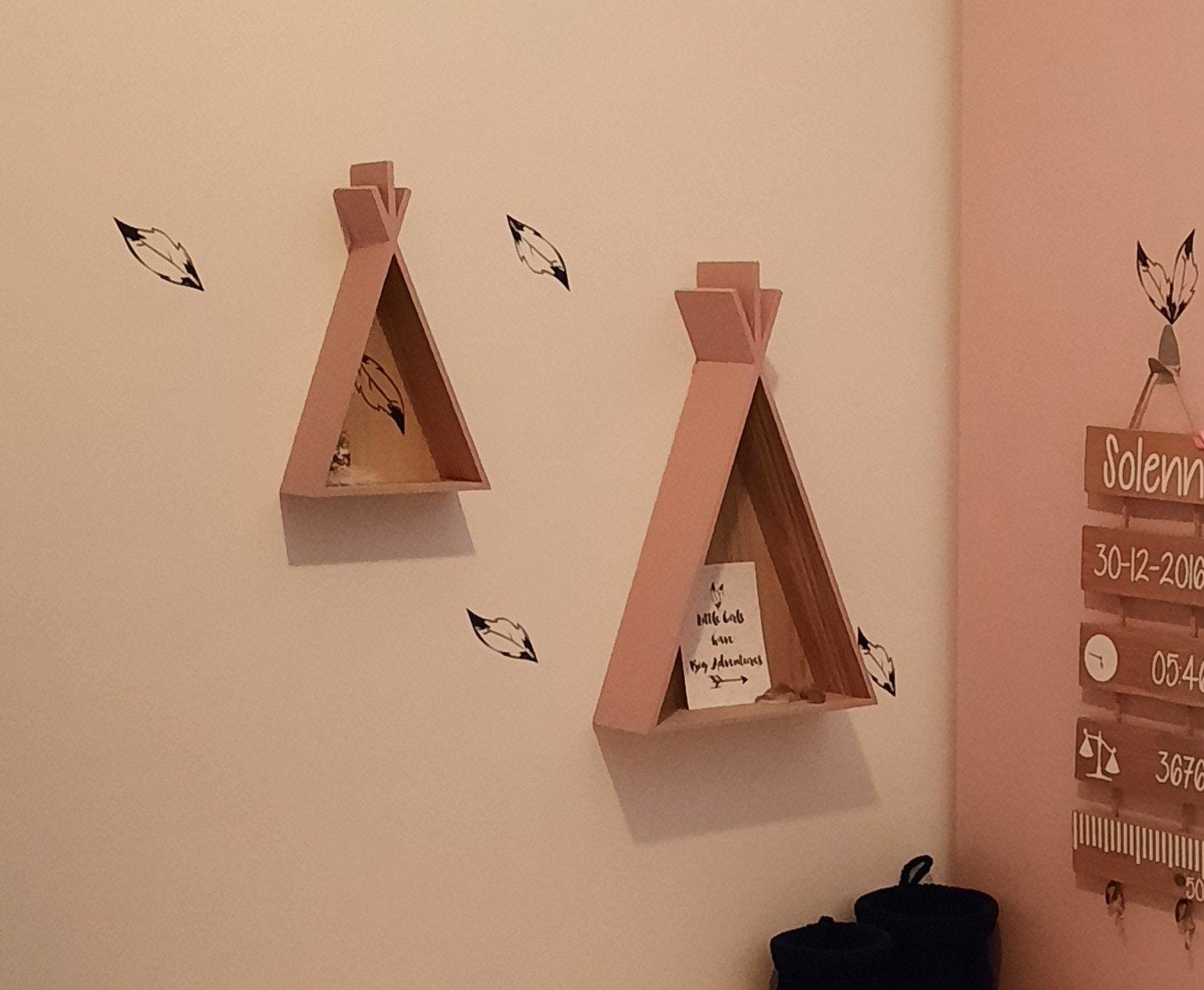 Houten roze tipi wandplankjes met kaartje, Ophalen of Verzenden, Zo goed als nieuw, Roze, Hout