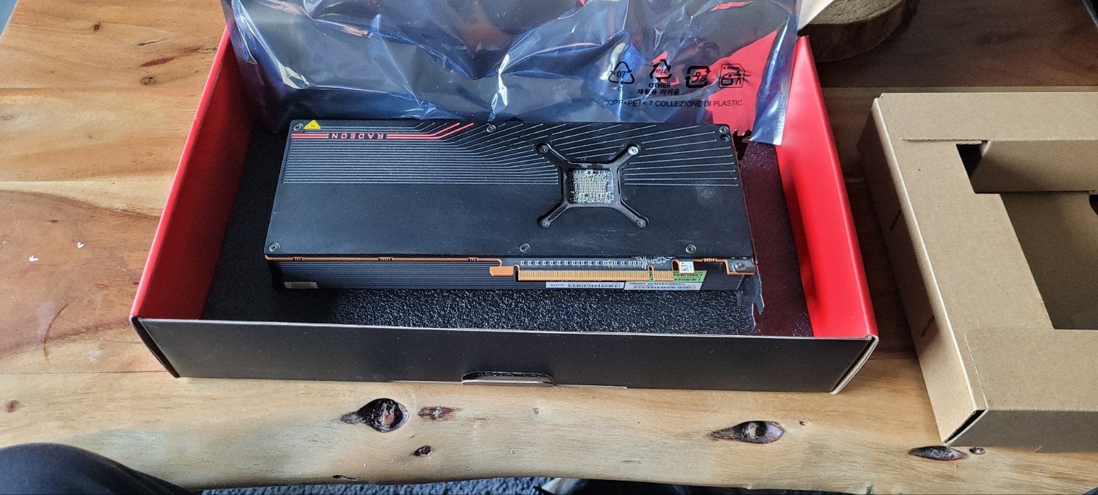 AMD Radeon RX 5700 XT 8GB - Zo goed als nieuw, AMD, GDDR6, PCI-Express 4, Ophalen of Verzenden