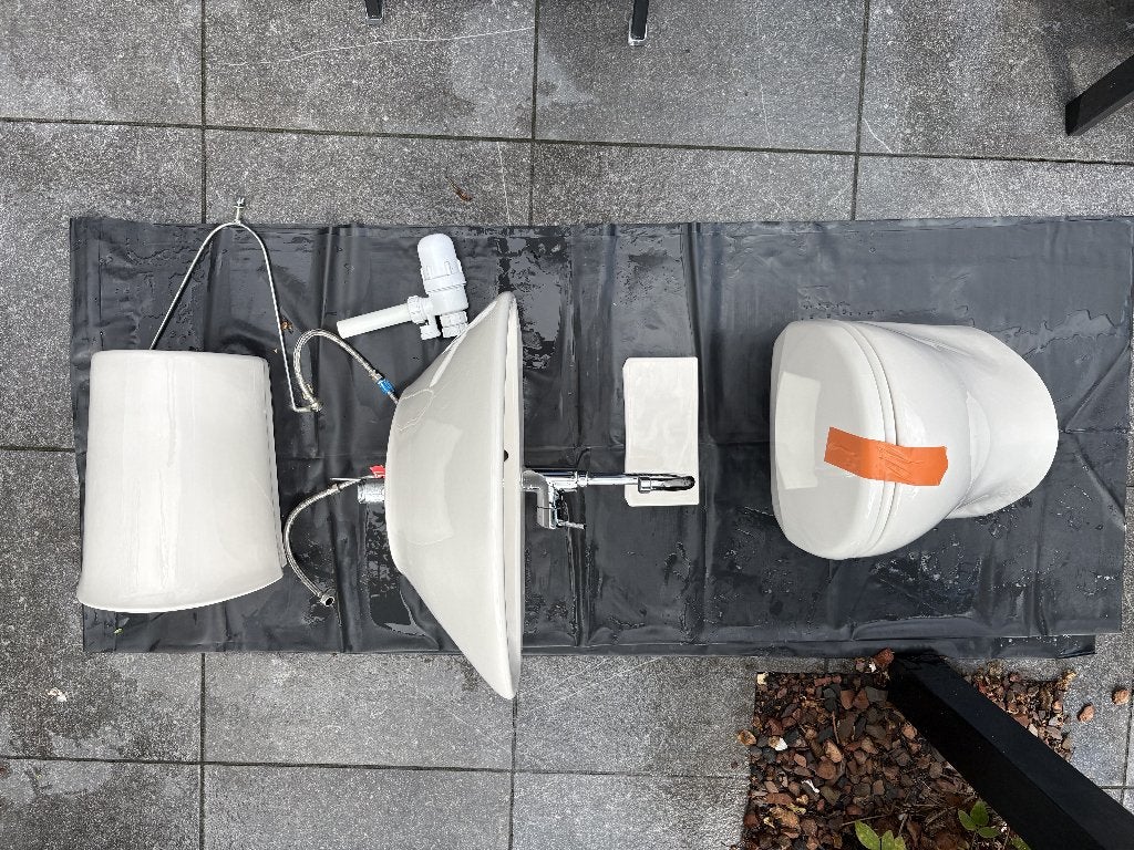 Villeroy & Boch wastafel, toilet, Grohe kraan en spiegel, Ophalen, Gebruikt, 50 tot 100 cm, Minder dan 100 cm