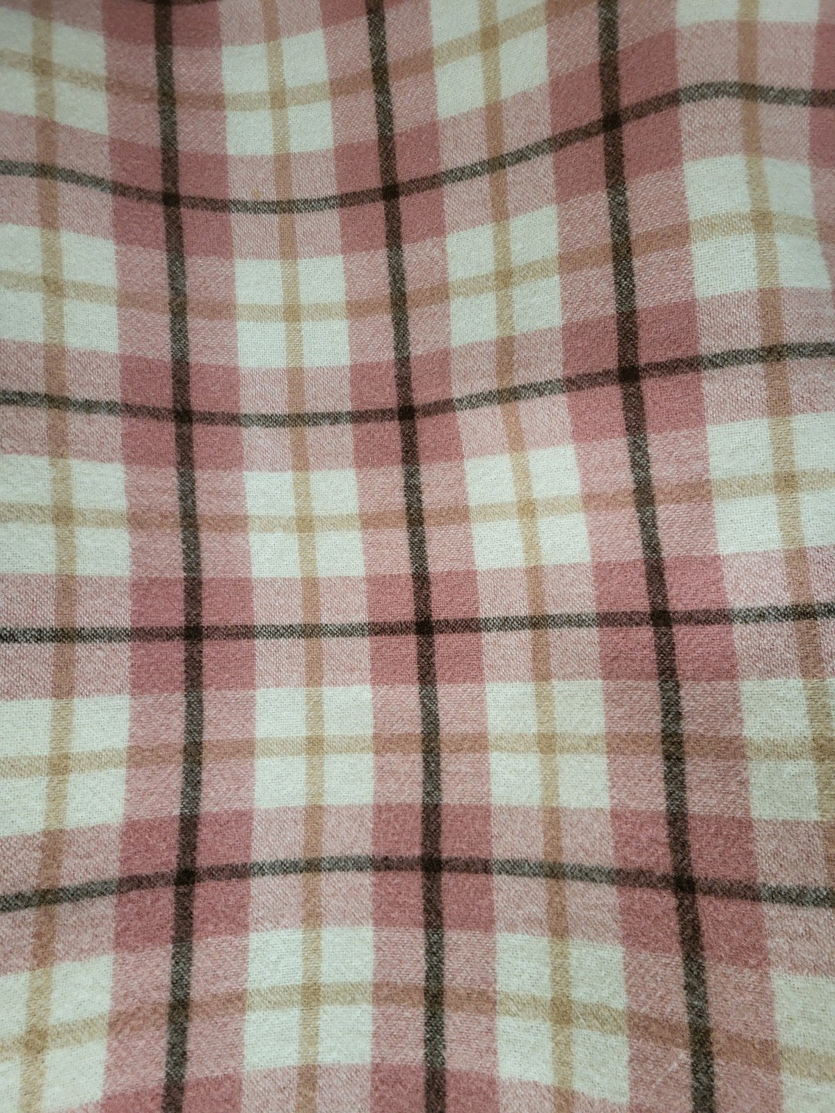 Mooie wollen deken 200cm x 240cm, Huis en Inrichting, Ophalen of Verzenden, Woondeken, Gebruikt, Roze