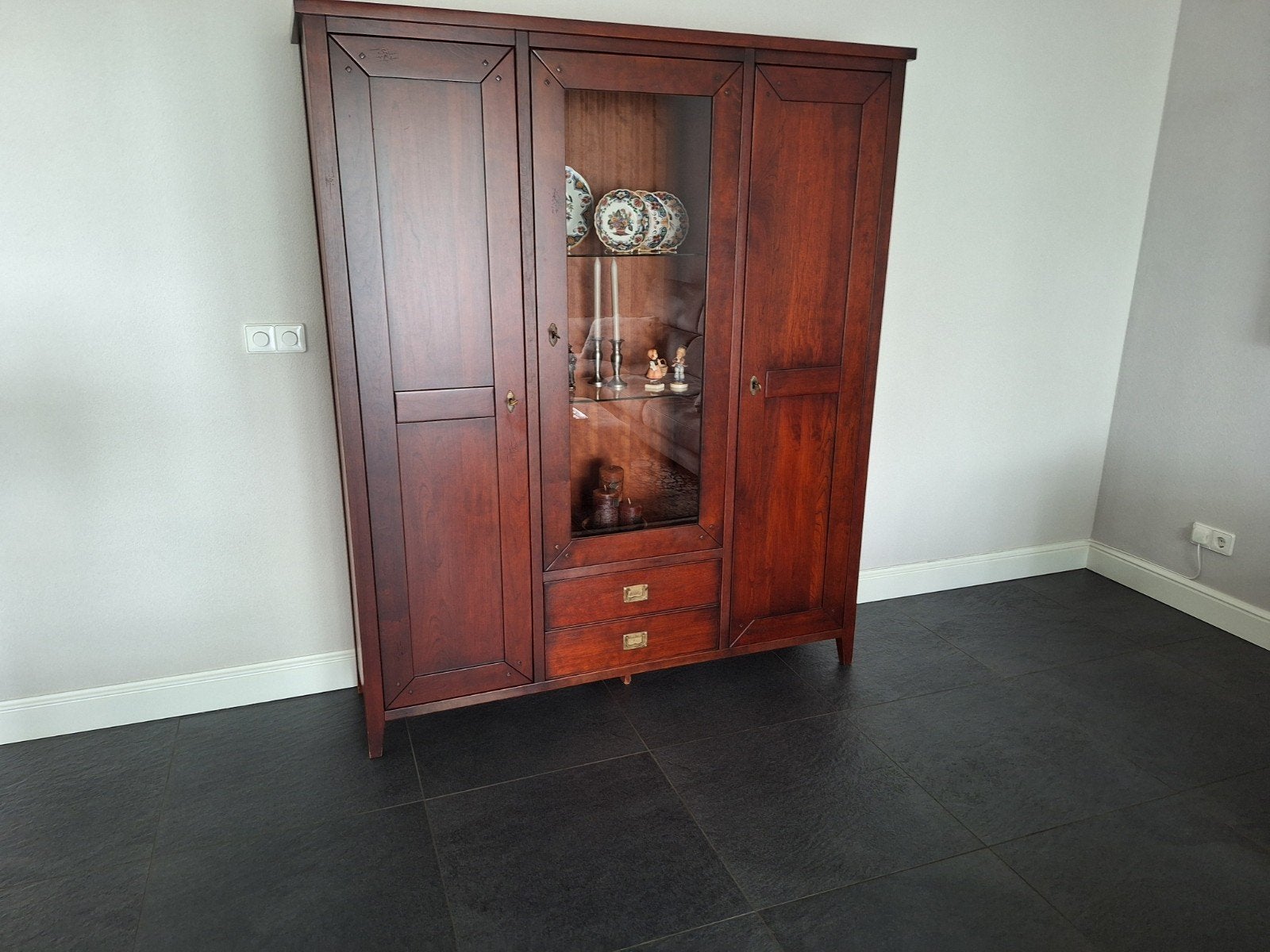 Prachtige kersen houten vitrinekast met glazen deur, Ophalen, Zo goed als nieuw