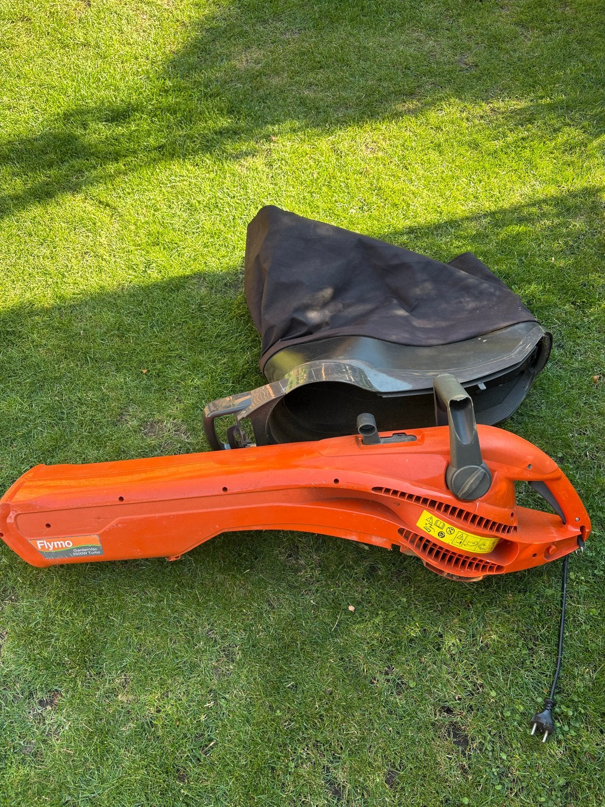 Flymo GardenVac 2500W Turbo Bladblazer/Bladzuiger, Ophalen, Gebruikt, Handgedragen, Met opvangzak