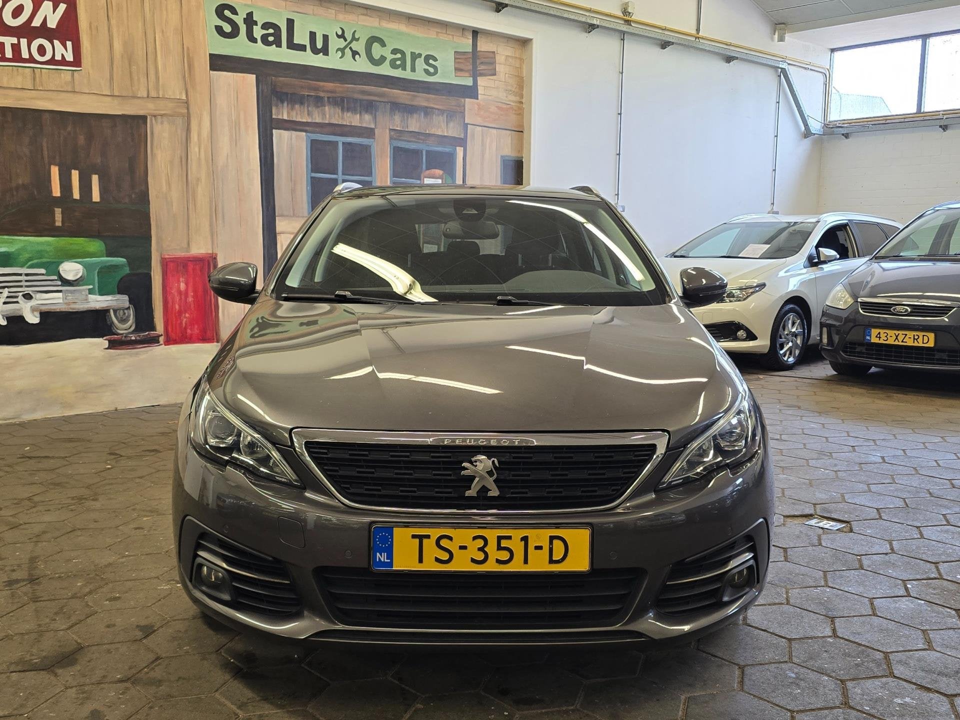 Peugeot 308 SW 1.2 PureTech Blue Lease Executive/CARPLAY/, Voorwielaandrijving, Stof, Gebruikt, 1199 cc