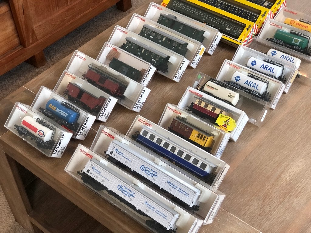FLEISCHMANN  WAGONS  en  RIJTUIGEN   (327), Gelijkstroom, Fleischmann, Ophalen of Verzenden, Nieuw