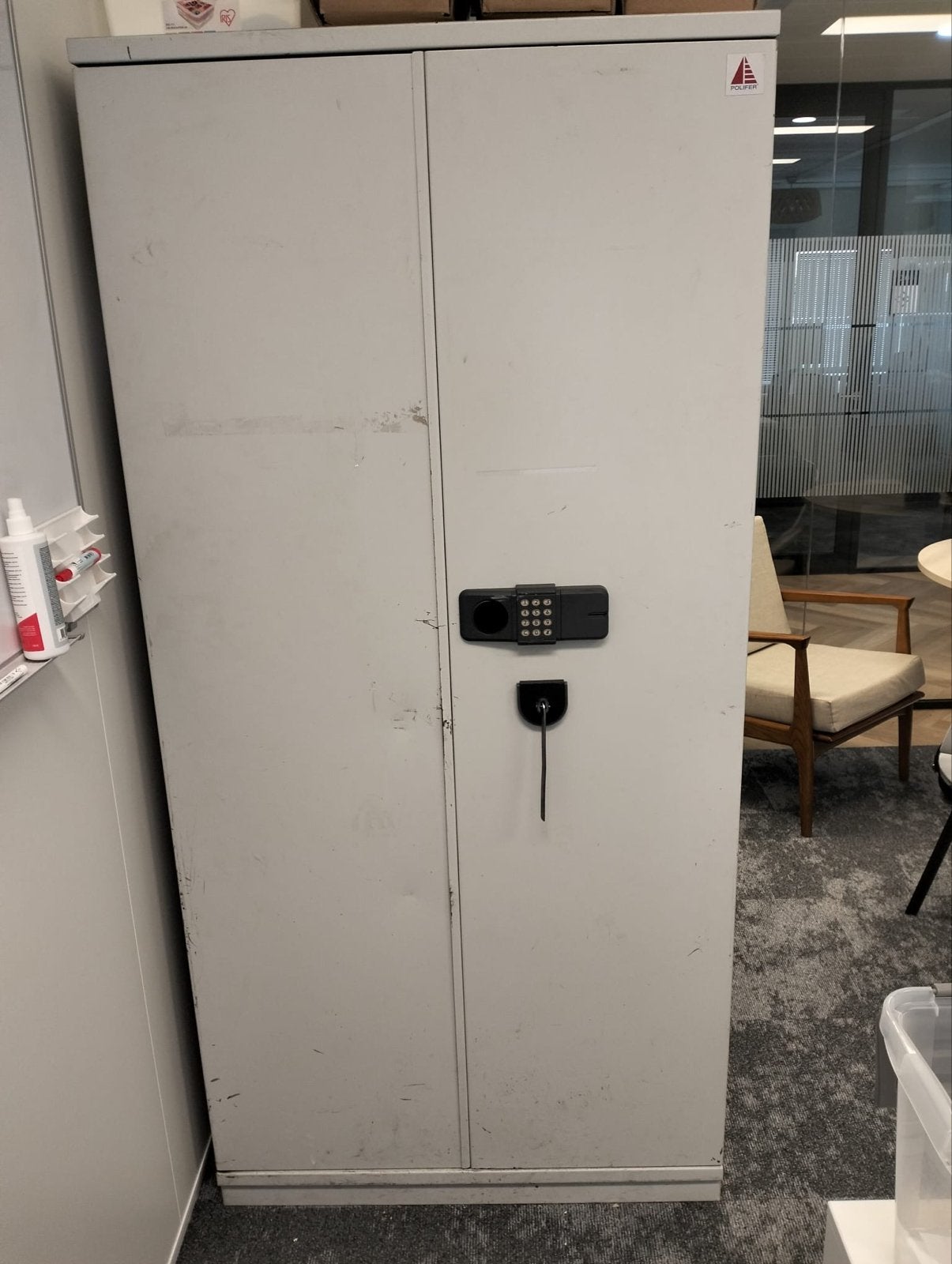 Grote metalen kluis met cijferslot, Ophalen, Gebruikt, 50 tot 100 cm