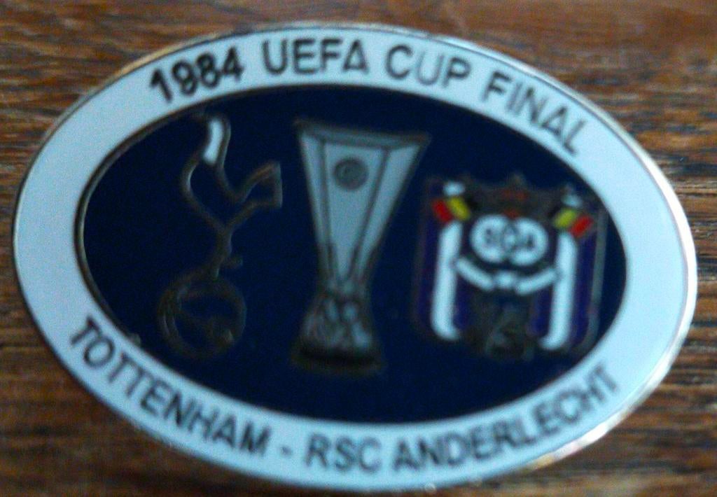 Pin UEFA Cup Finale 1984 Tottenham - RSC Anderlecht, Verzamelen, Ophalen of Verzenden, Zo goed als nieuw, Buitenlandse clubs, Overige typen