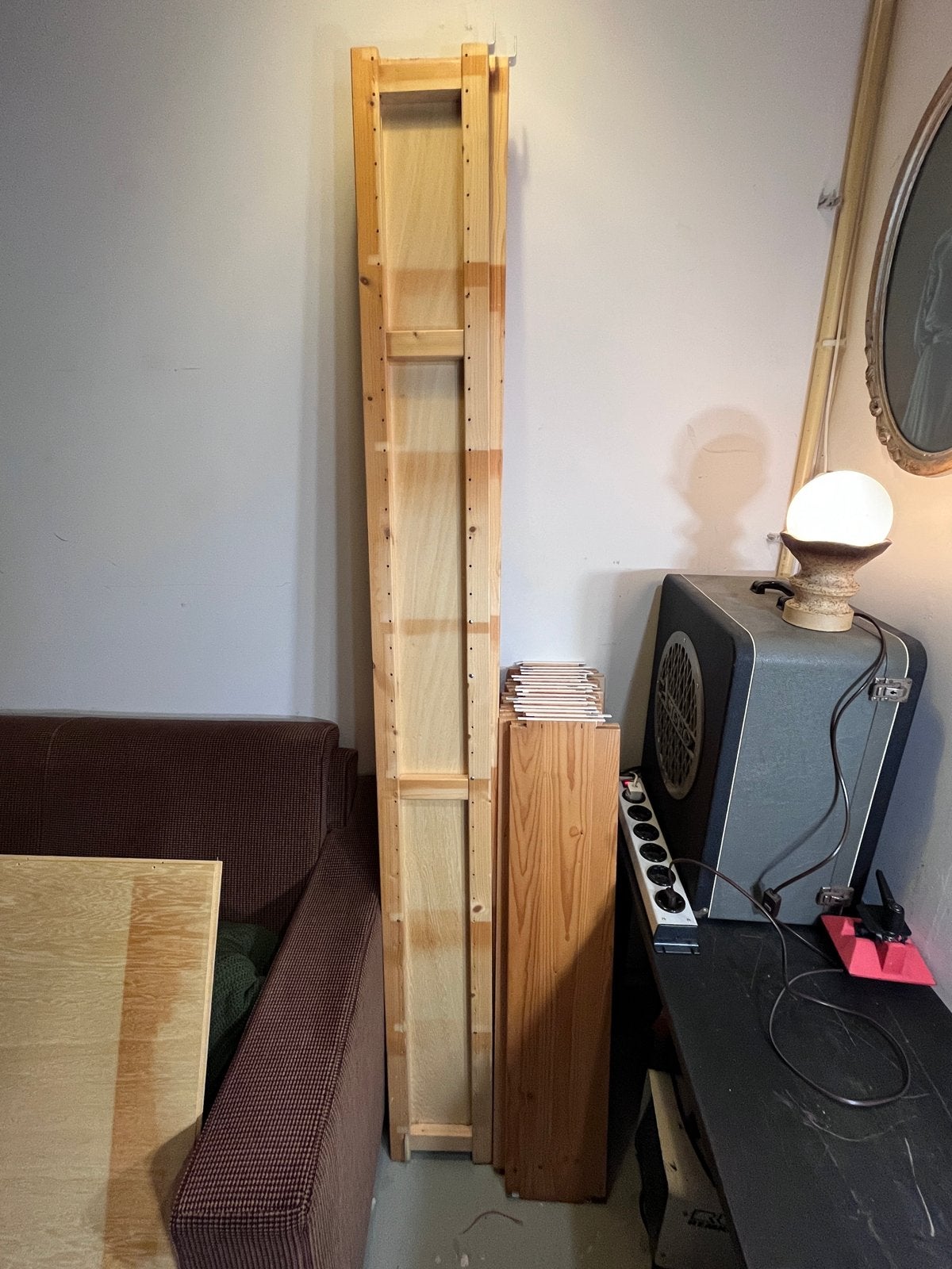 Lundia boekenkast met 3 staanders en 16 planken, Ophalen, Met plank(en), Gebruikt, 100 tot 150 cm