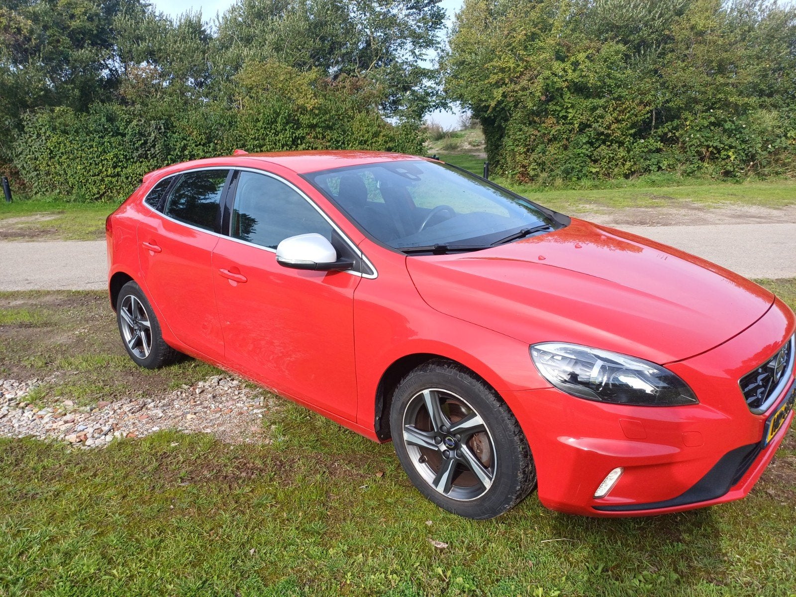 Volvo V40 2.0 D2 120PK 2015 Rood, Auto's, Voorwielaandrijving, Zwart, 4 cilinders, 1969 cc