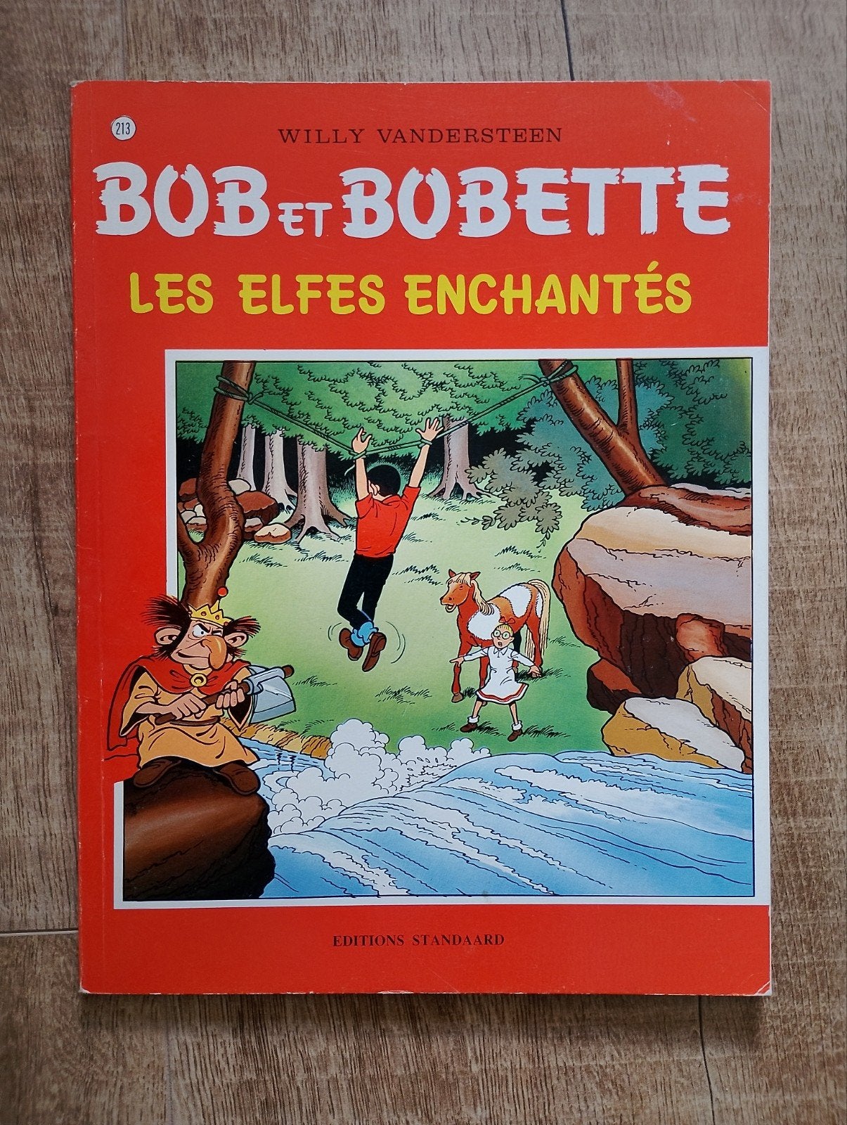 Bob et Bobette zeldzame misdruk: Les Elfes Enchantés (Frans), Boeken, Stripboeken, Gelezen, Eén stripboek, Ophalen of Verzenden