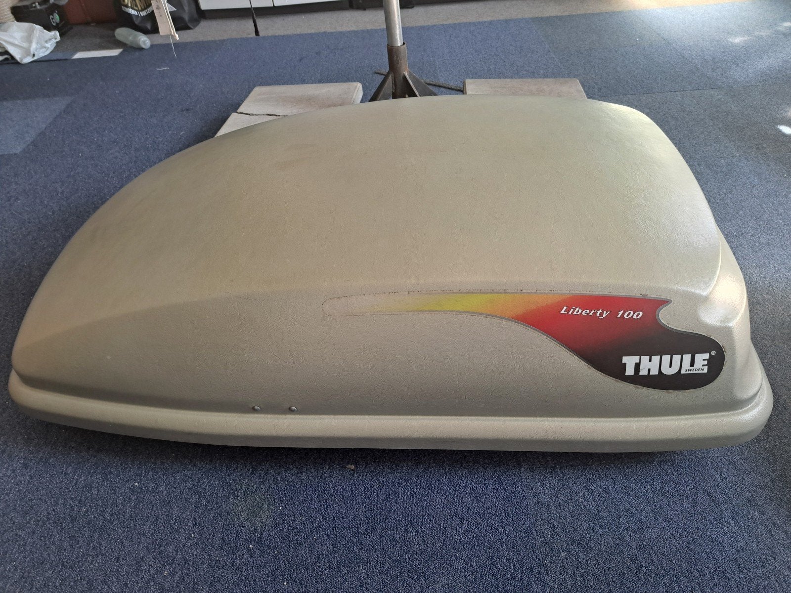Thule Liberty 100 dakkoffer met bevestigingsmateriaal, Auto diversen, Ophalen