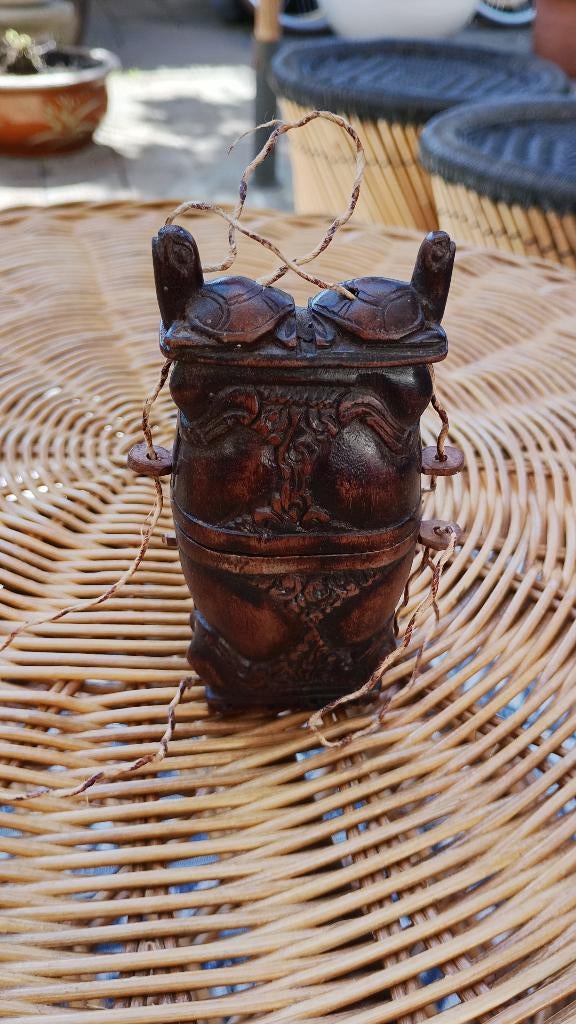 Antieke gesneden tabaksdoos Indonesische kunst Madura 19eeuw, Ophalen of Verzenden