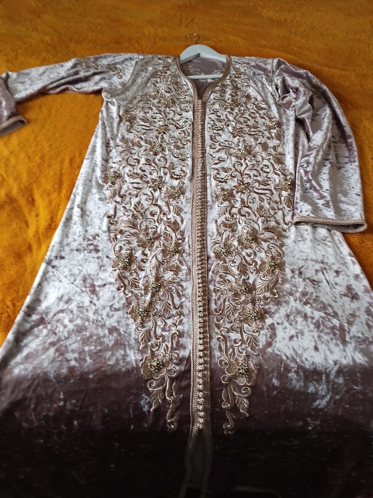 Elegante fluwelen kaftan met borduursels, Maat 38/40 (M), Overige typen, Paars, Ophalen of Verzenden