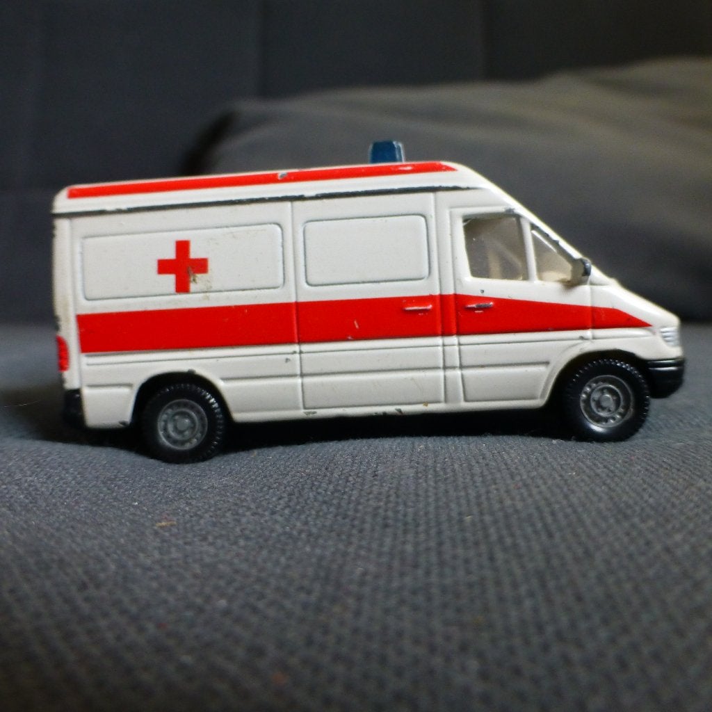 Ambulanse van Schuko, Hobby en Vrije tijd, Ophalen of Verzenden, Gebruikt, Auto, Overige merken