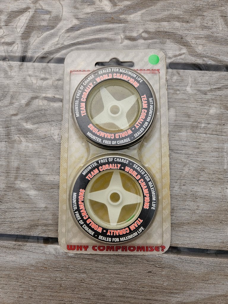 Voorwielen van Corally met  green dots 1/10, Hobby en Vrije tijd, Elektro, Nieuw, Ophalen of Verzenden, Schaal 1:10