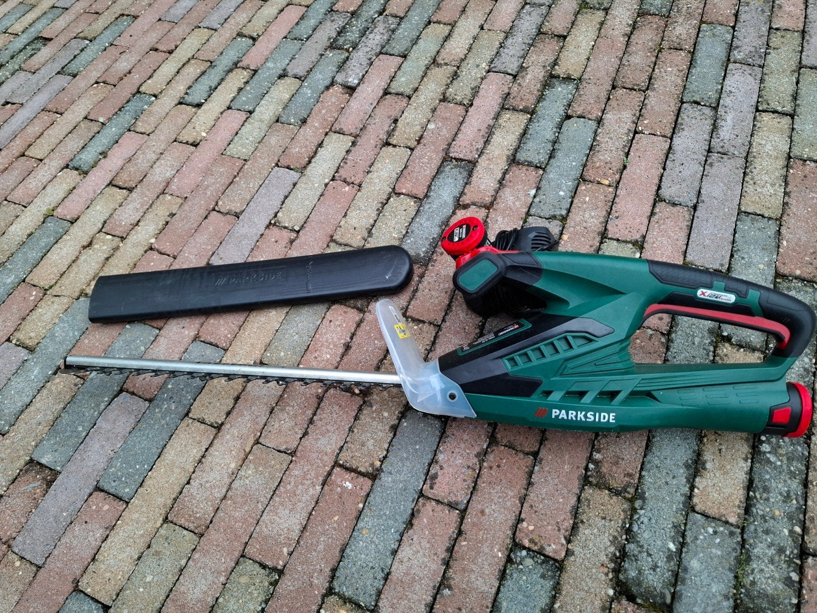 Parkside heggenschaar PHSA 12 A1 - 12V met 2 accu's, Tuin en Terras, Ophalen of Verzenden