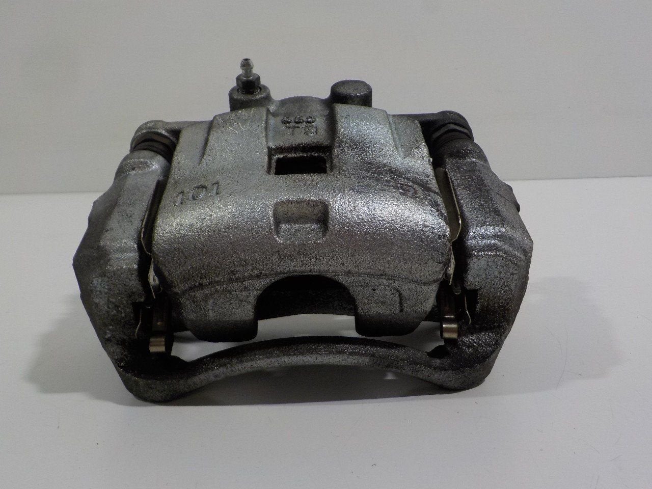 Remklauw rechts voor Suzuki Swift, Onderdelen@venauto.nl, Van der Ven Autorecycling B.V., Gebruikt, Ettenseweg 76, 4706 PB Roosendaal, The Netherlands