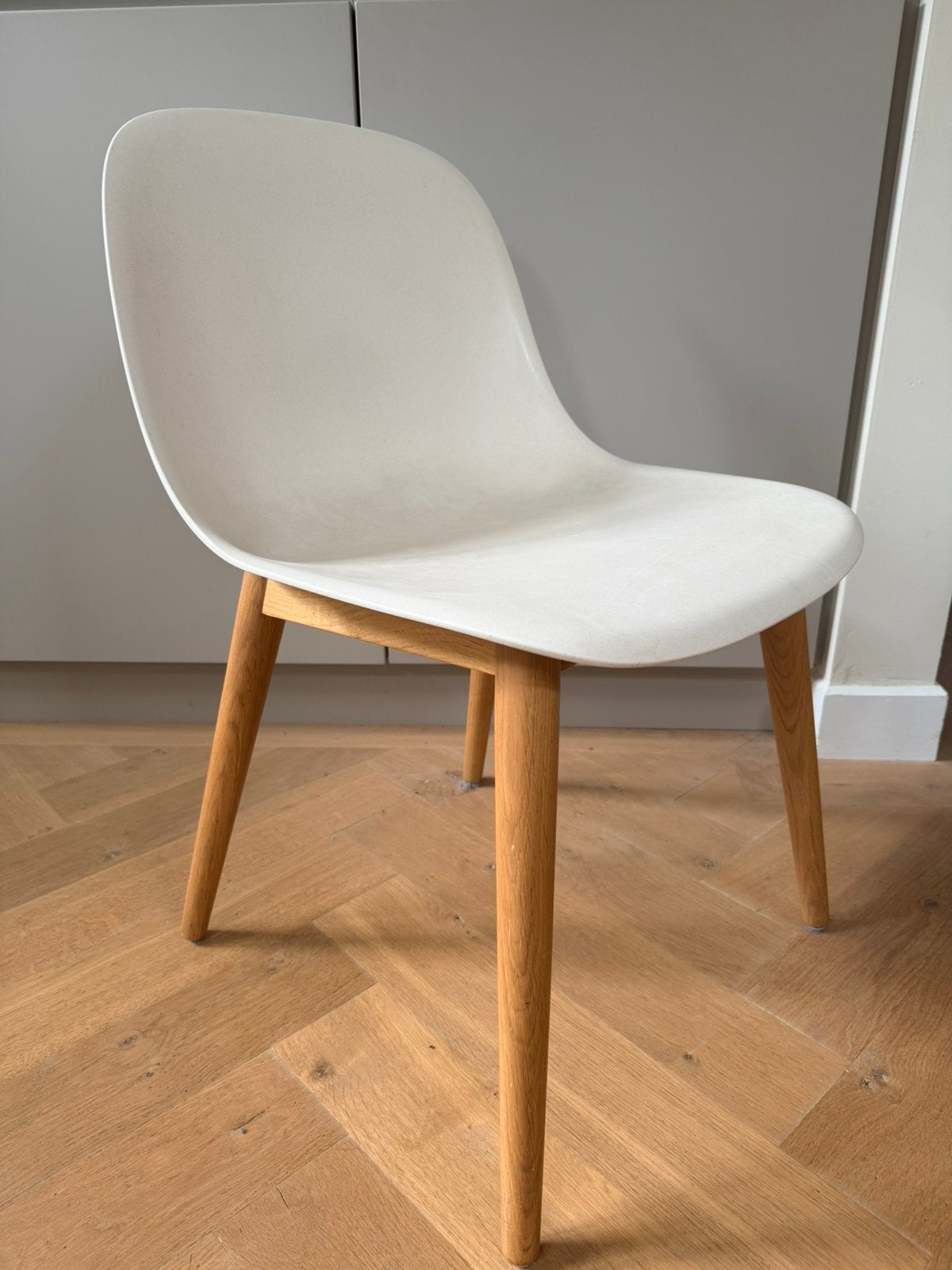 Muuto Fiber Side Wood stoel eetkamerstoel eiken wit, Ophalen, Gebruikt, Wit, Eén