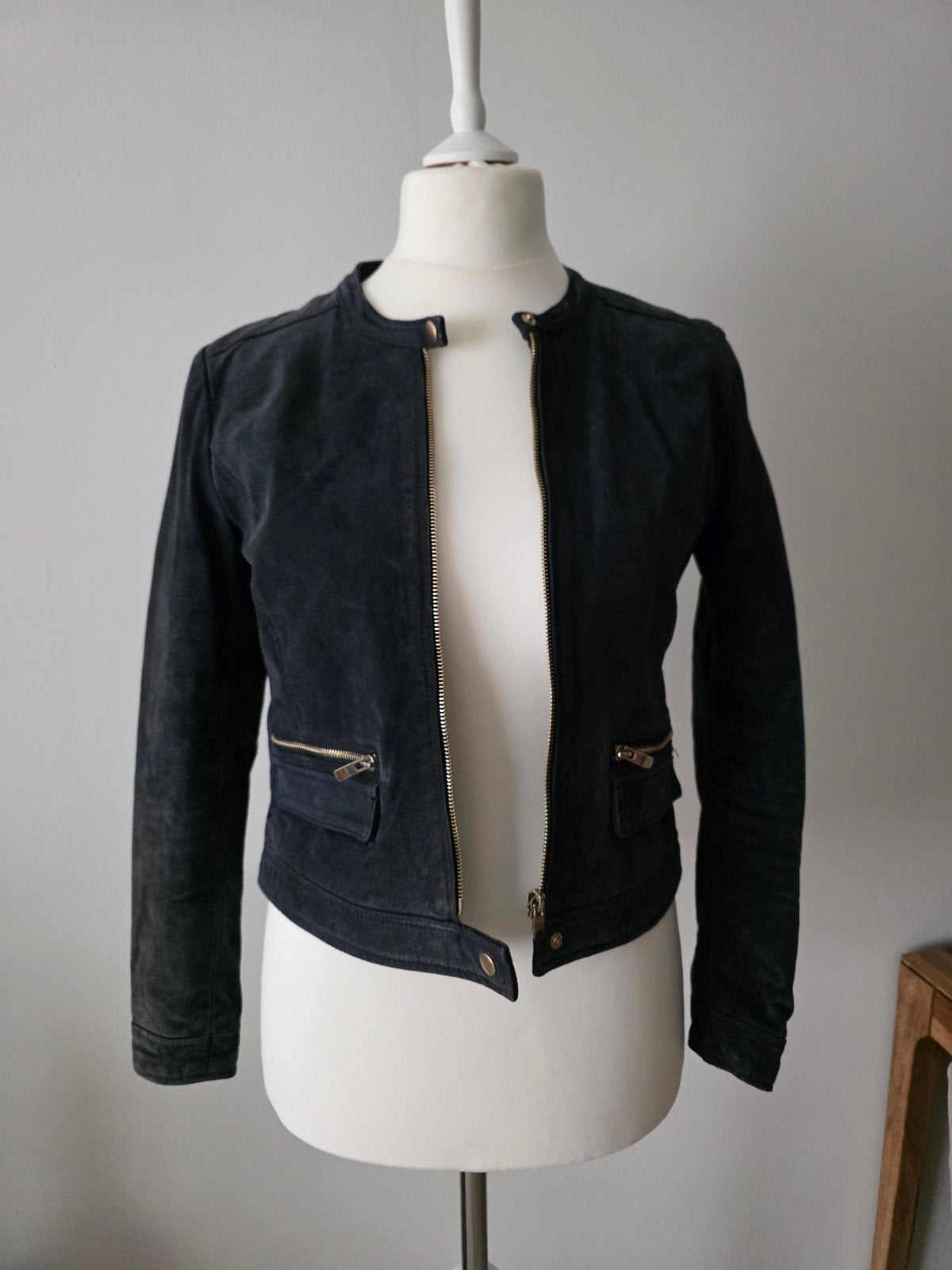 Stijlvol suède jasje van Mango - navy maat S/M, Maat 38/40 (M), Mango, Blauw, Ophalen of Verzenden