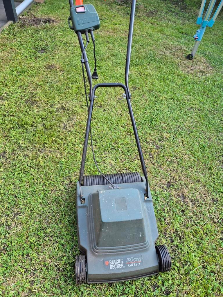 Black & Decker GR120 Elektrische Grasmaaier 30cm, Ophalen, Cirkelmaaier, Gebruikt, Elektrische grasmaaier