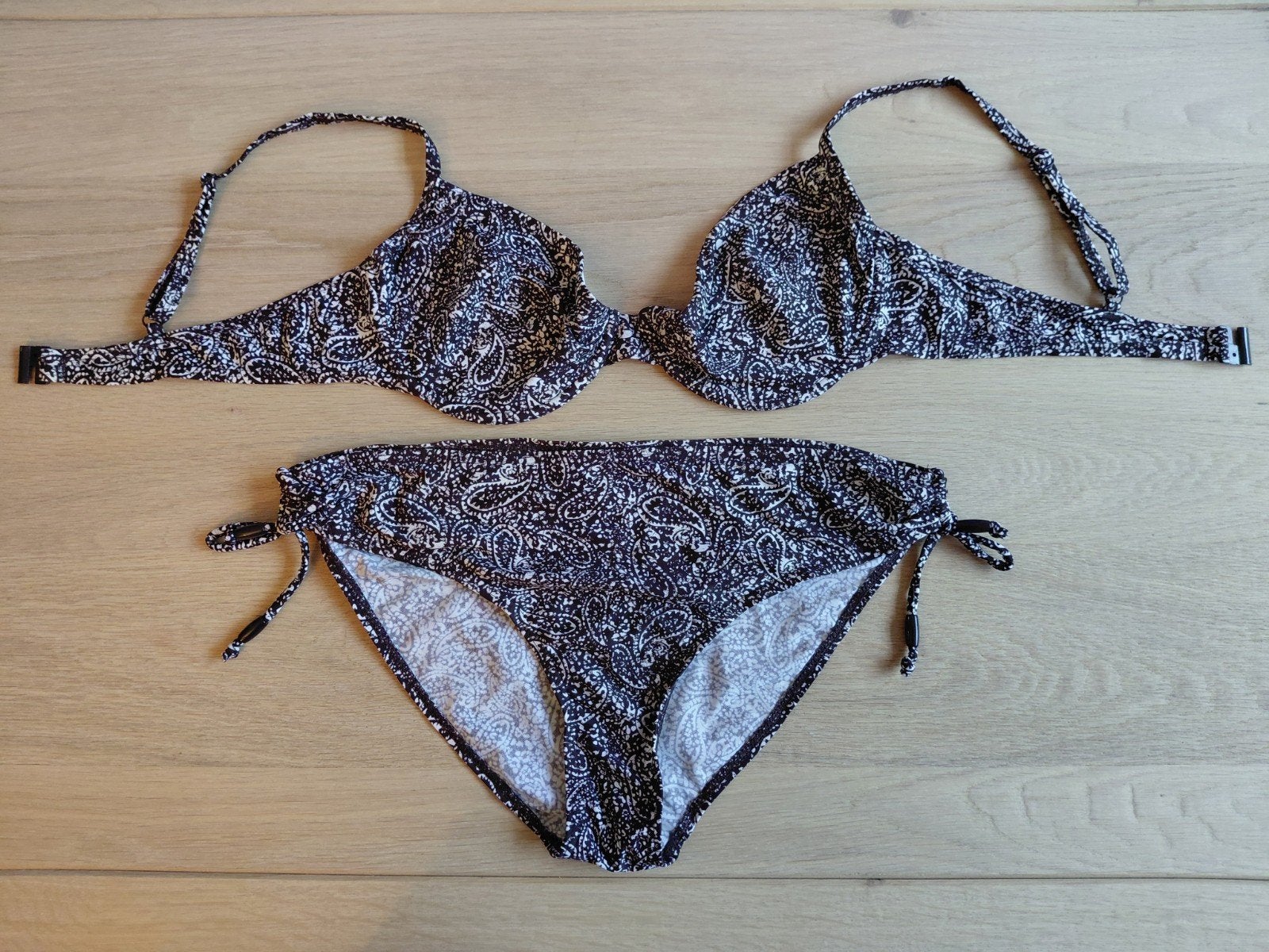Leuke zwart witte bikini maat 44, Ophalen of Verzenden, Zo goed als nieuw, Zwart, Bikini