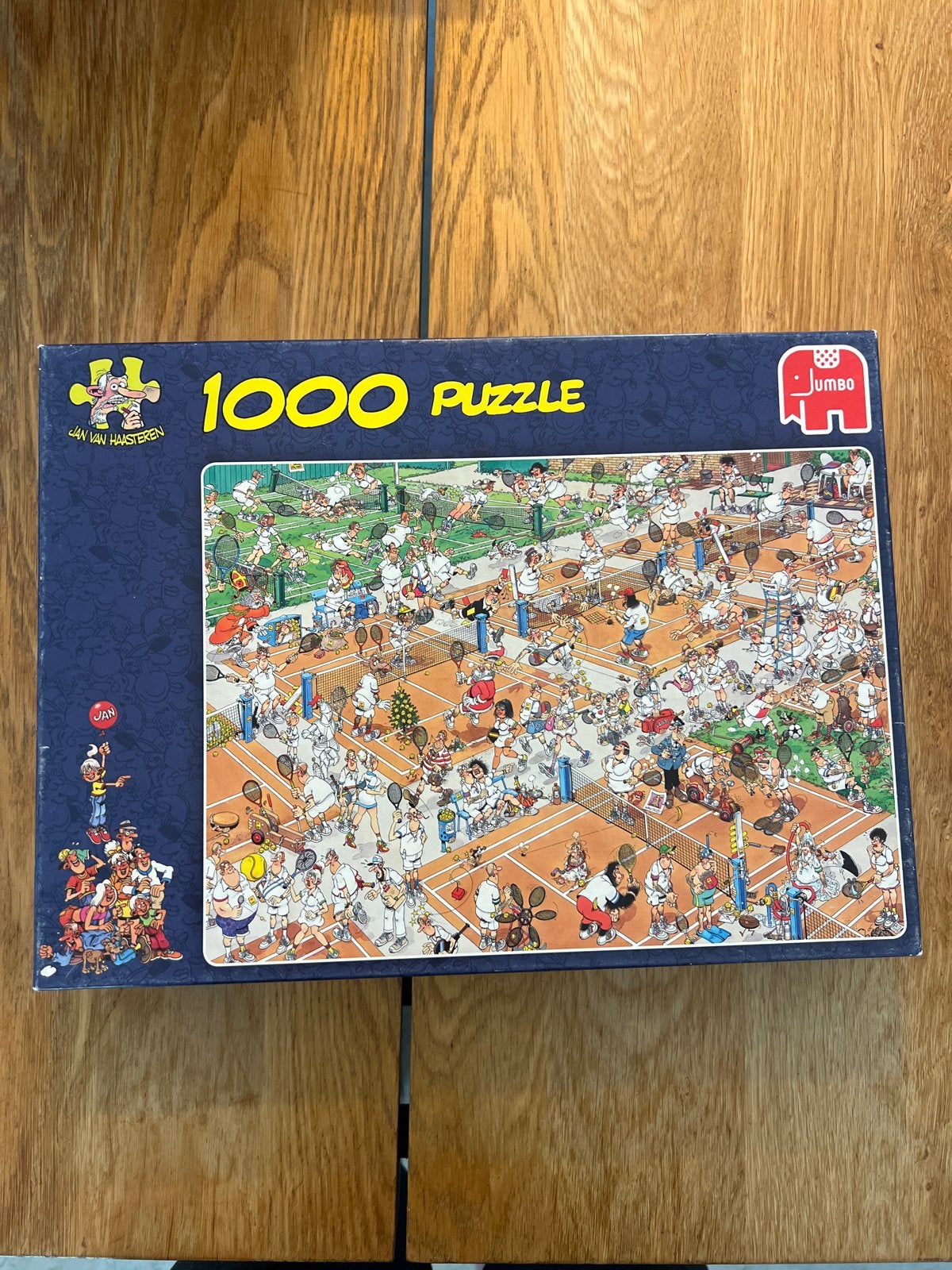Jan van Haasteren - De tennisbaan - 1000 stukjes, Ophalen, 500 t/m 1500 stukjes, Zo goed als nieuw, Legpuzzel