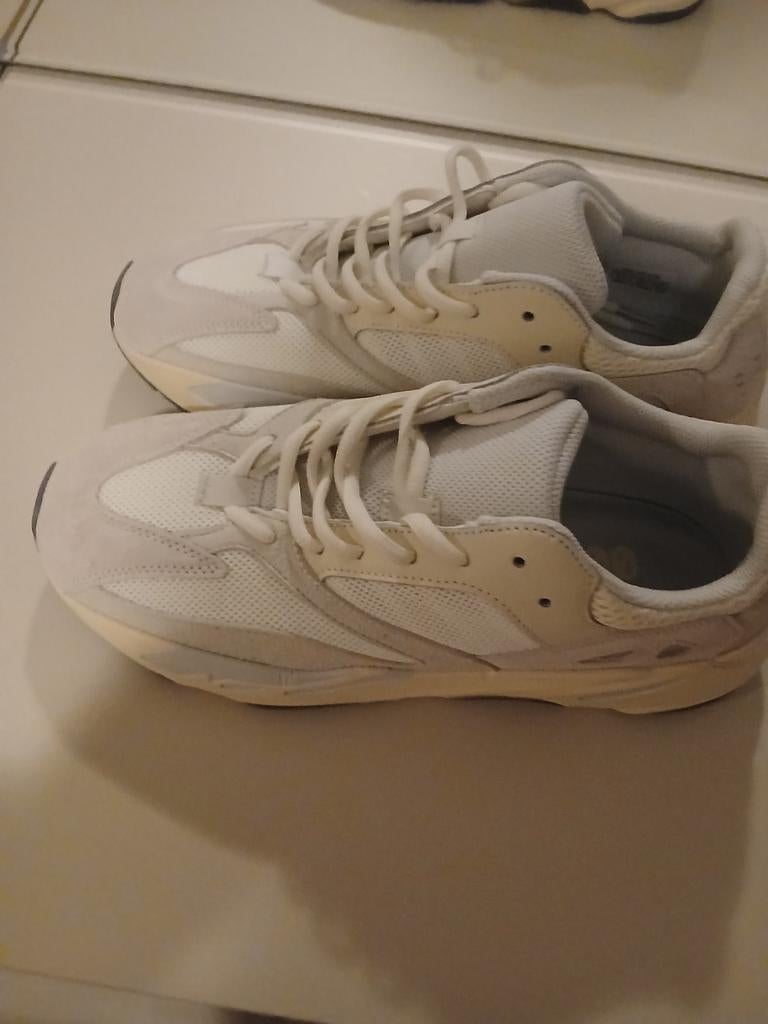 Yeezy, Ophalen of Verzenden, Nieuw, Schoenen