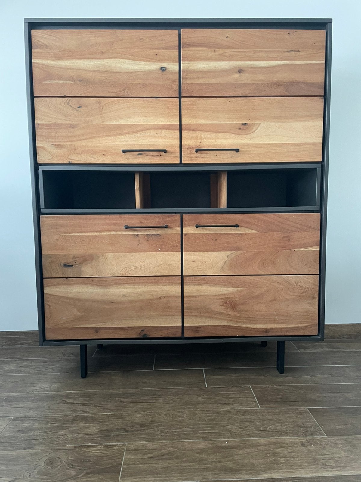 Xooon highboard, Huis en Inrichting, Ophalen, 100 tot 150 cm, Minder dan 150 cm, 25 tot 50 cm
