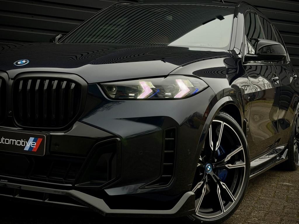 BMW X5 xDrive50e M-PERF. B&W|PANO|HUD|360|AR|TARTUFO, 12 maanden, Gebruikt, 2395 kg, Zwart