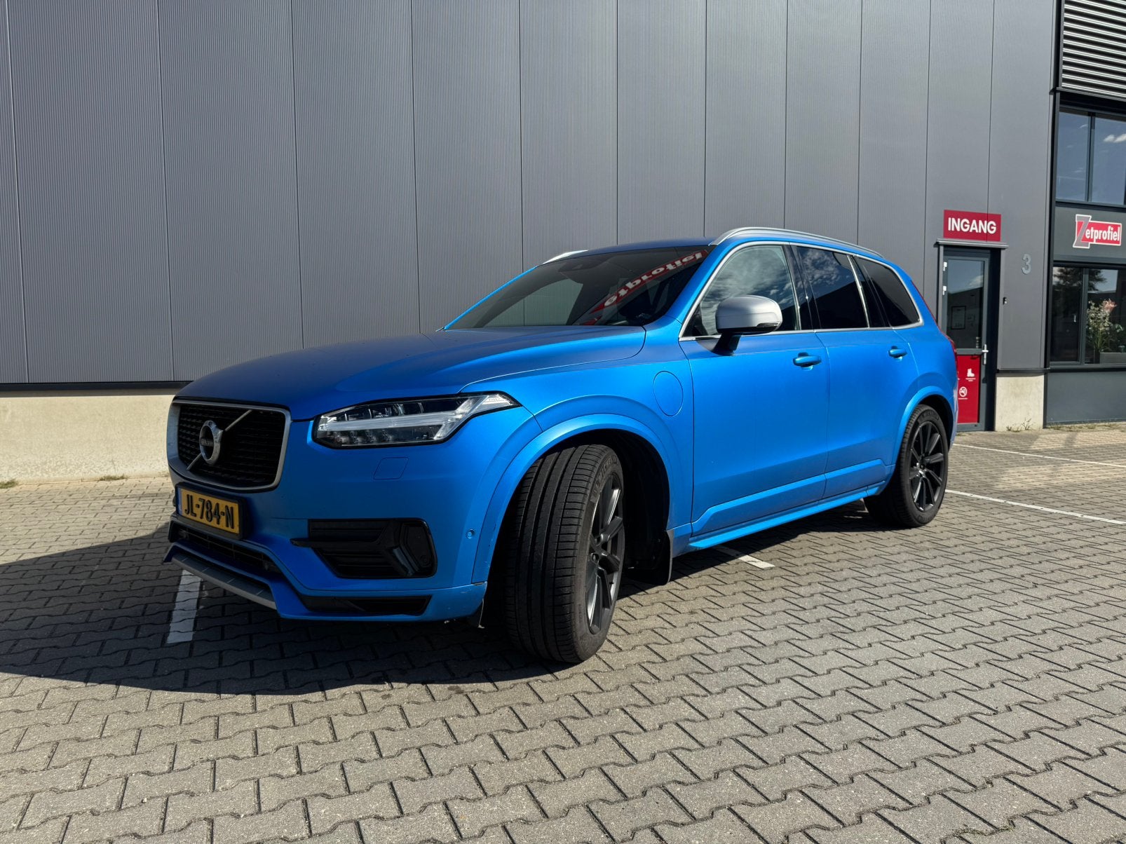 Volvo XC90 2.0 T8 R-Des. 7-pers Luchtv Wrap Maastricht mog., Auto's, 1969 cc, 7 stoelen, Zwart, 2187 kg