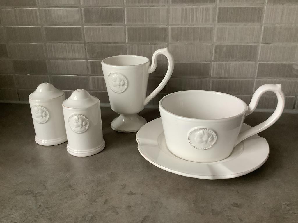 Servies set: 7 soepkommen, 6 bekers, peper- en zoutstel, Ophalen, Gebruikt, Keramiek, Overige stijlen