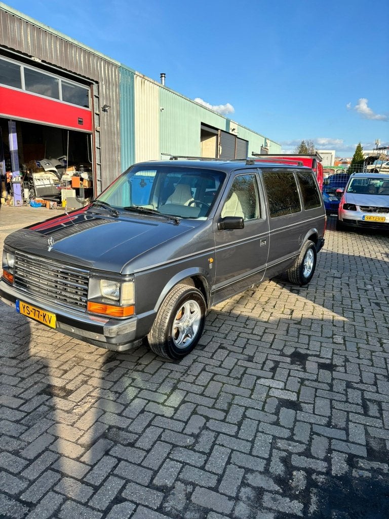 Chrysler Voyager 3.0 I SE V6 EFI AUT U9 1990 Grijs, foto 2