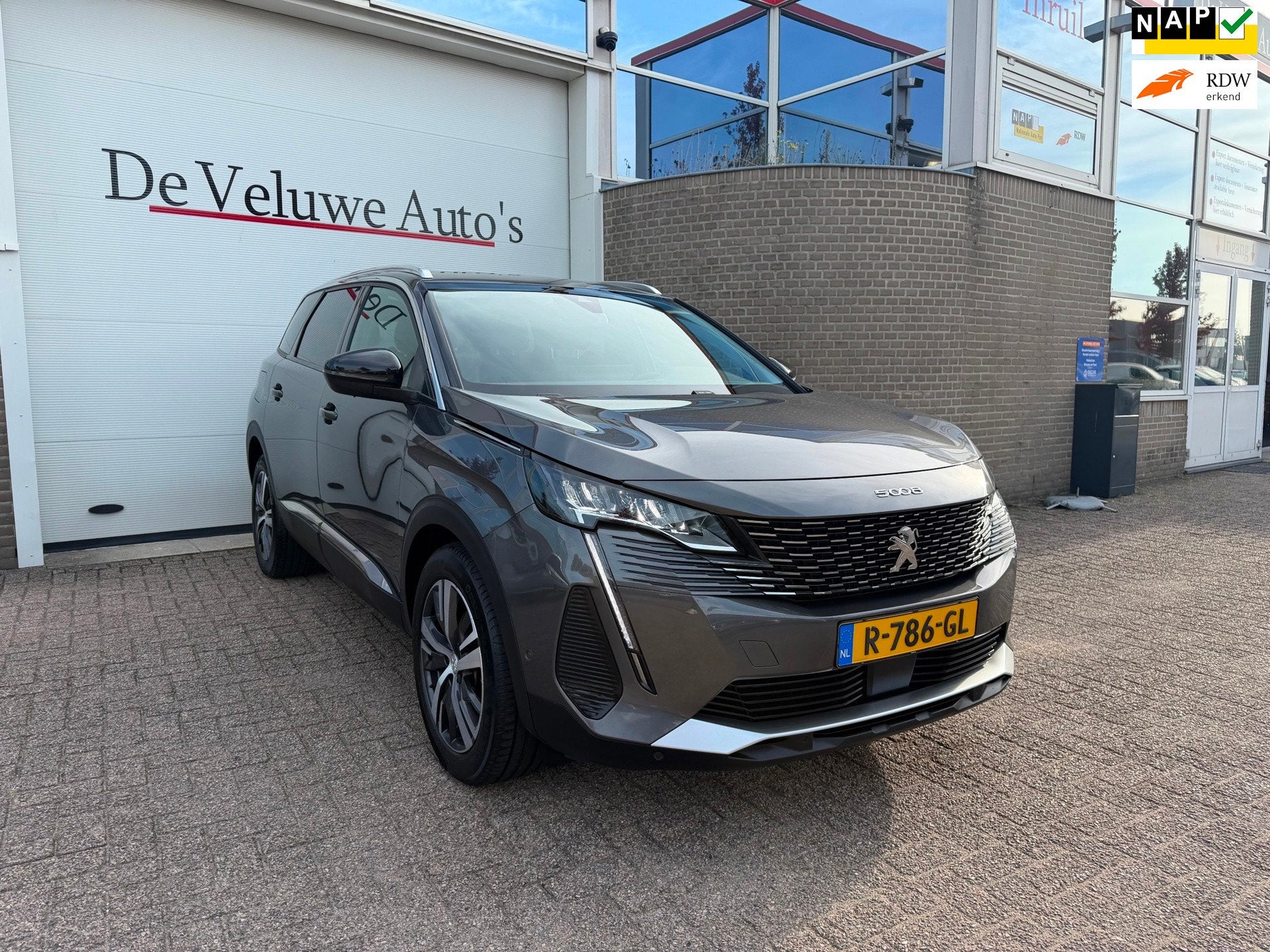 Peugeot 5008 1.2 PureTech Allure Pack Business|7P|CAM|1e eig, Gebruikt, Euro 6, 1199 cc, Parkeersensor