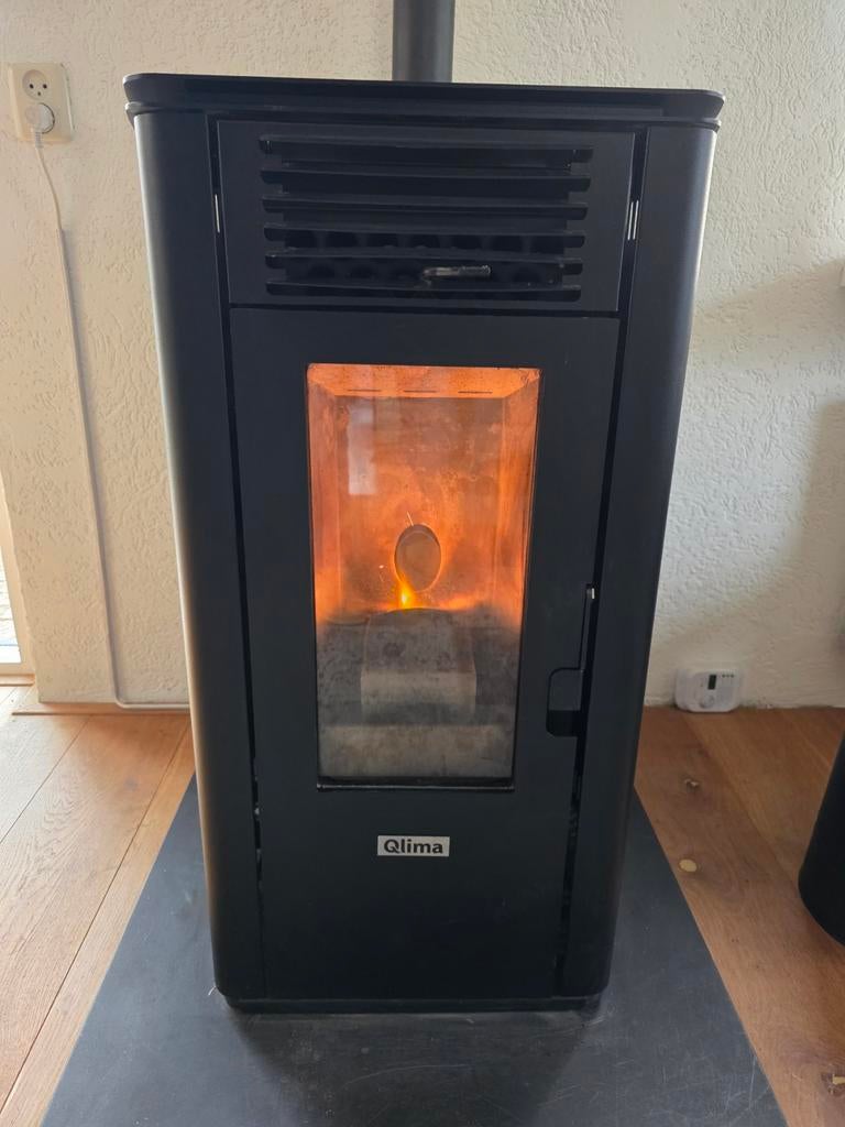 Pelletkachel Qlima fiorina, Gebruikt, Houtkachel, Ophalen of Verzenden, Vrijstaand